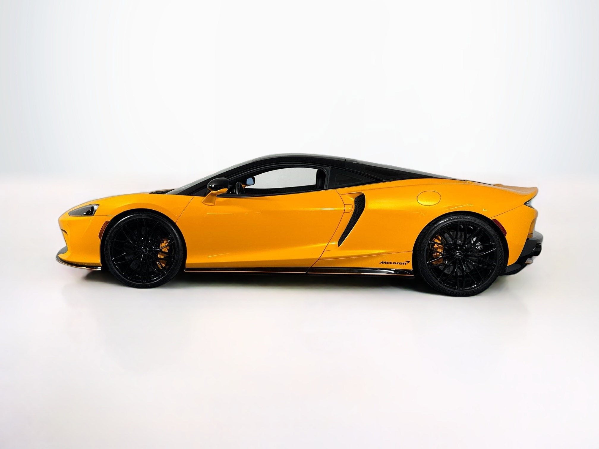 2023 McLaren GT