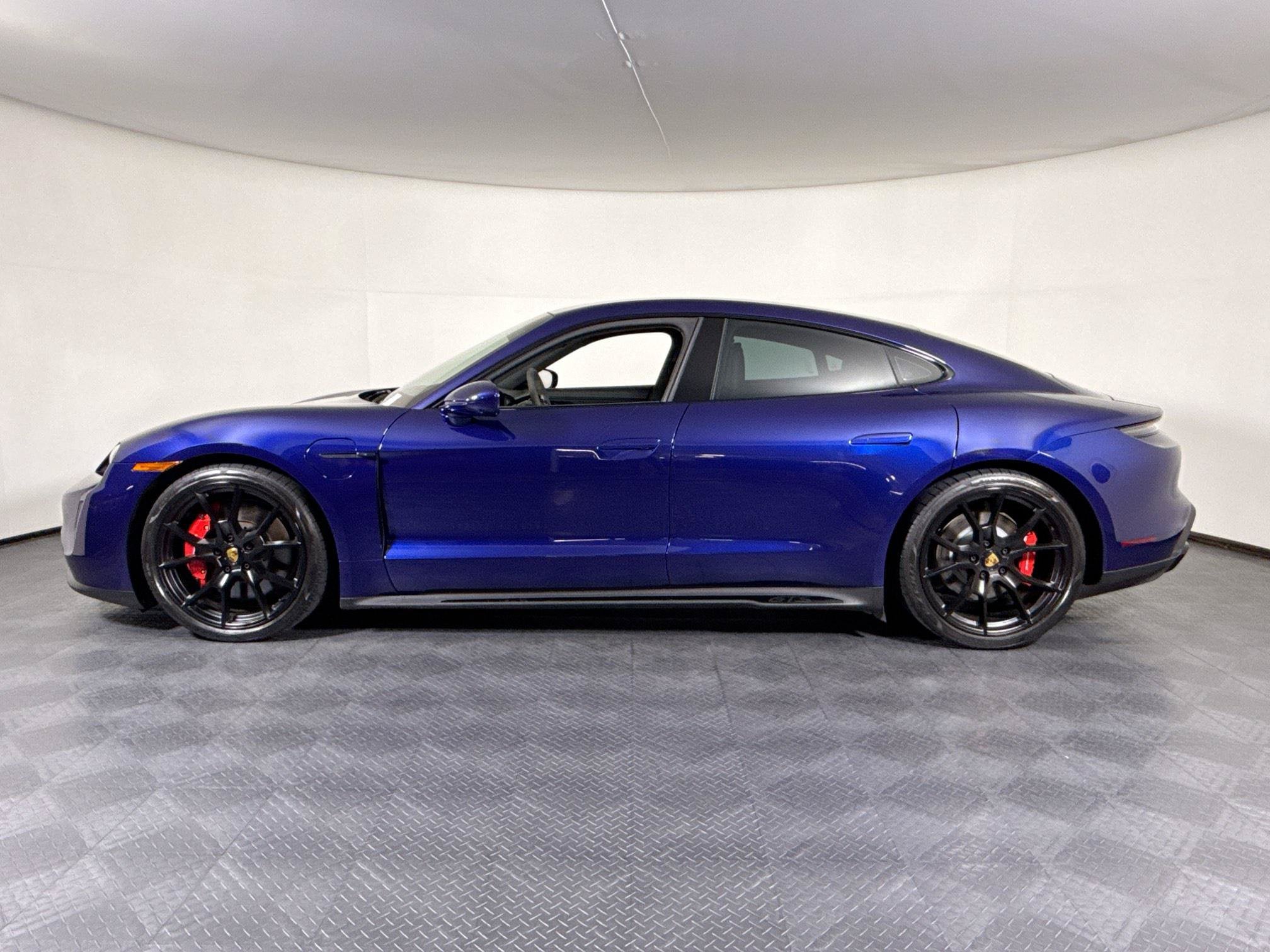 GTS AWD