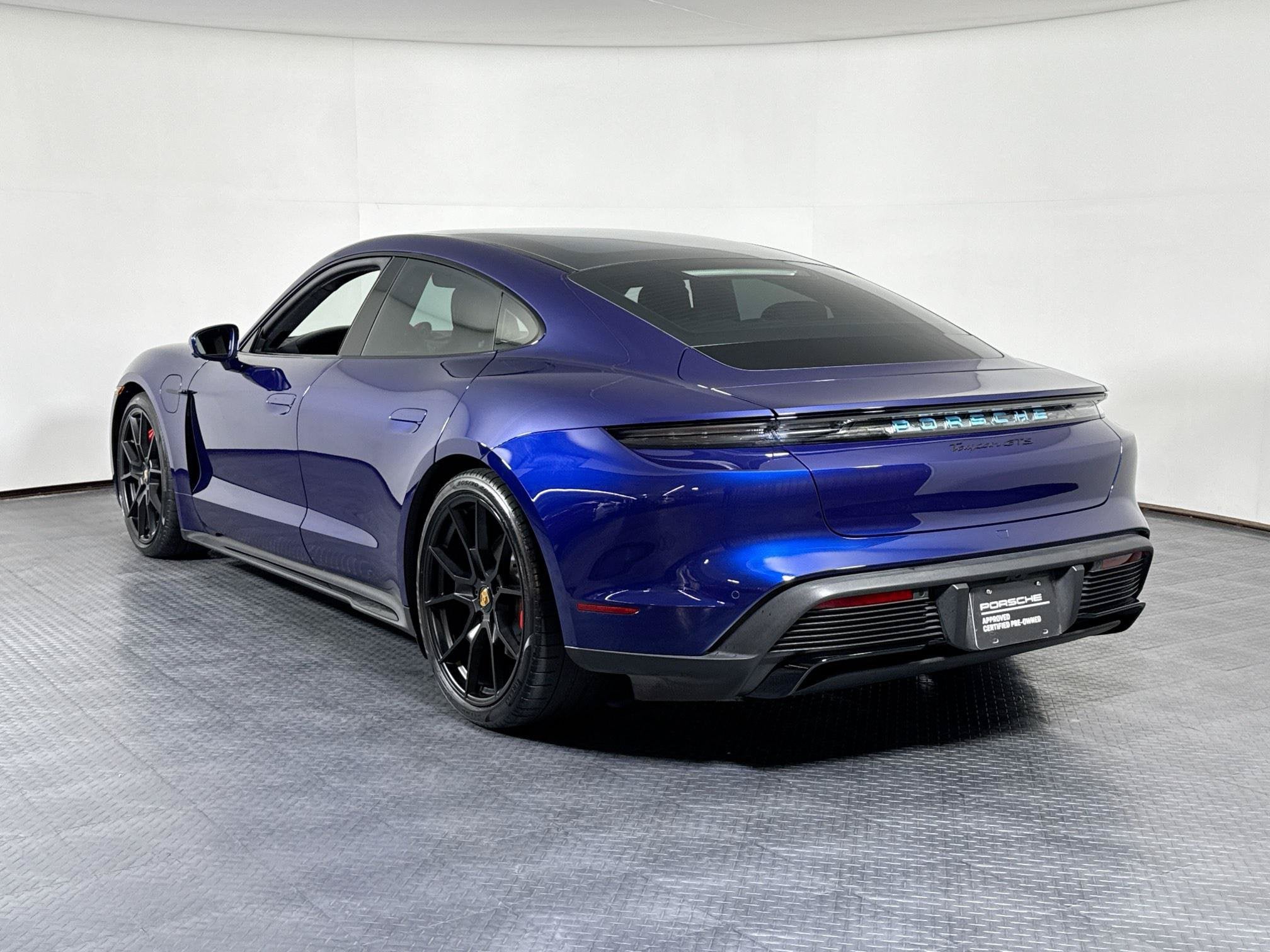 GTS AWD