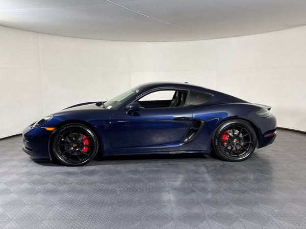 Pre-Owned Inventory 27 GTS 4.0 Coupe