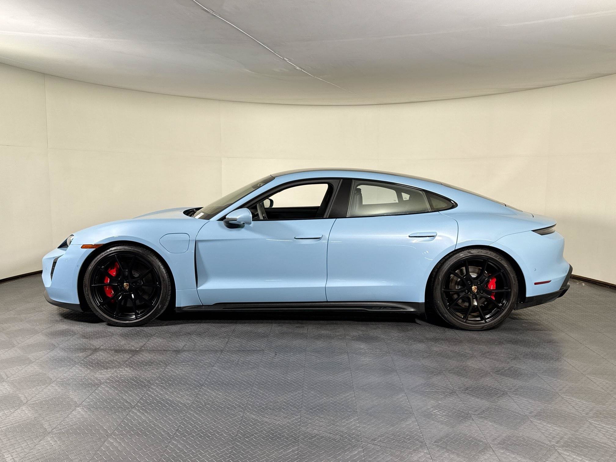 GTS AWD