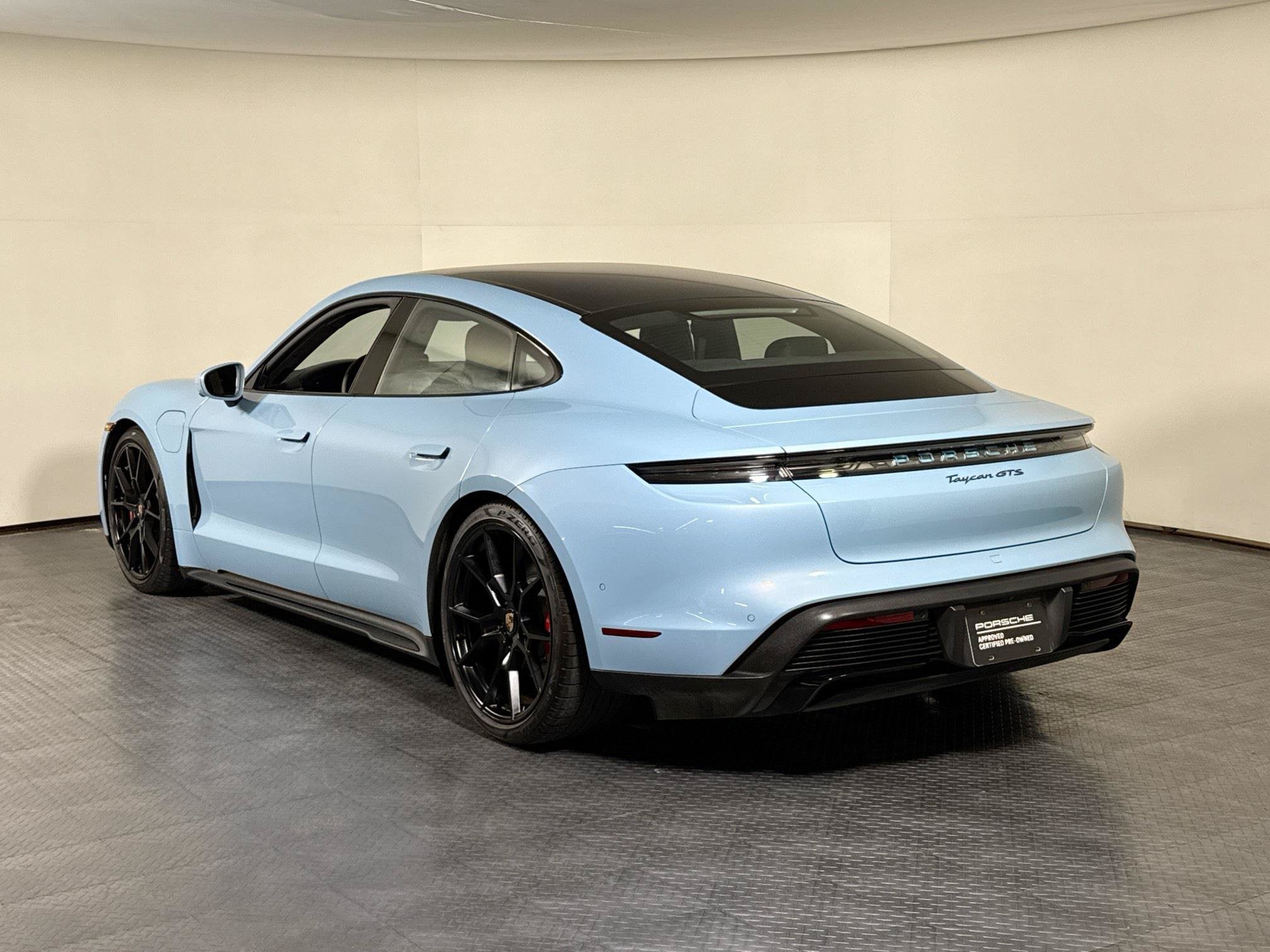 GTS AWD