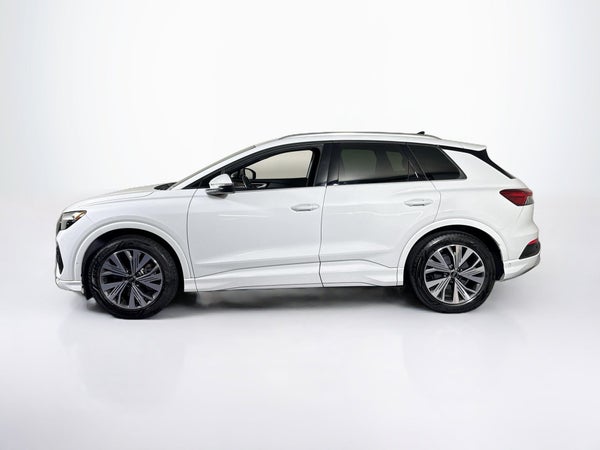 Pre-Owned Inventory 7 Premium Plus 40 RWD