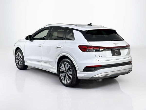 Pre-Owned Inventory 8 Premium Plus 40 RWD