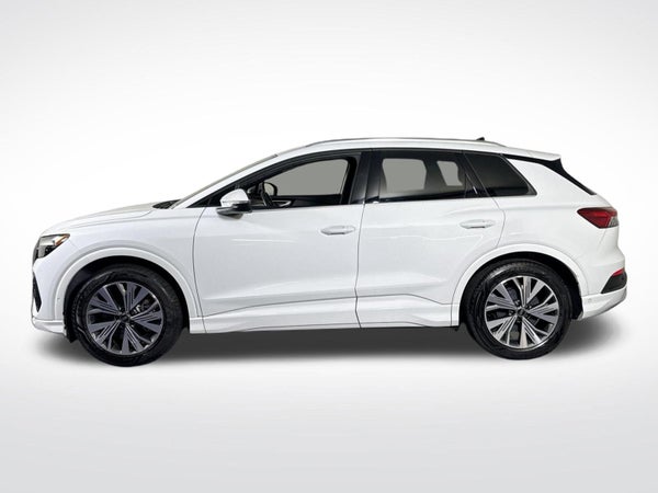 Pre-Owned Inventory 23 Premium Plus 40 RWD