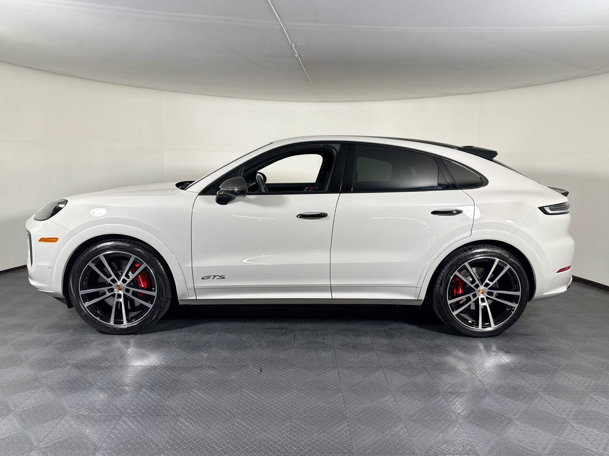 GTS Coupe AWD