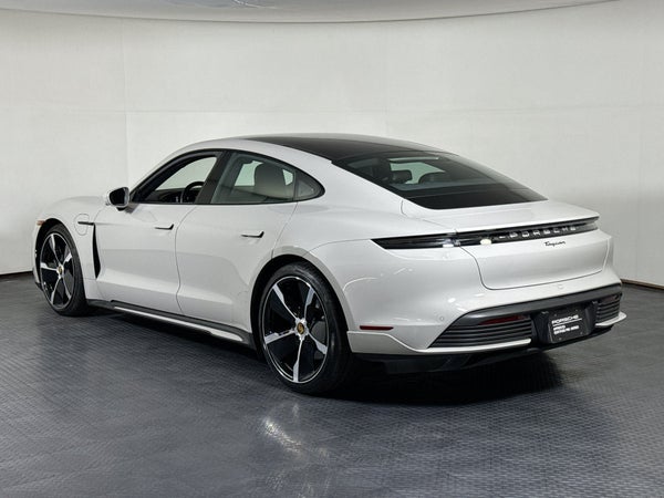 Pre-Owned Inventory 52 RWD