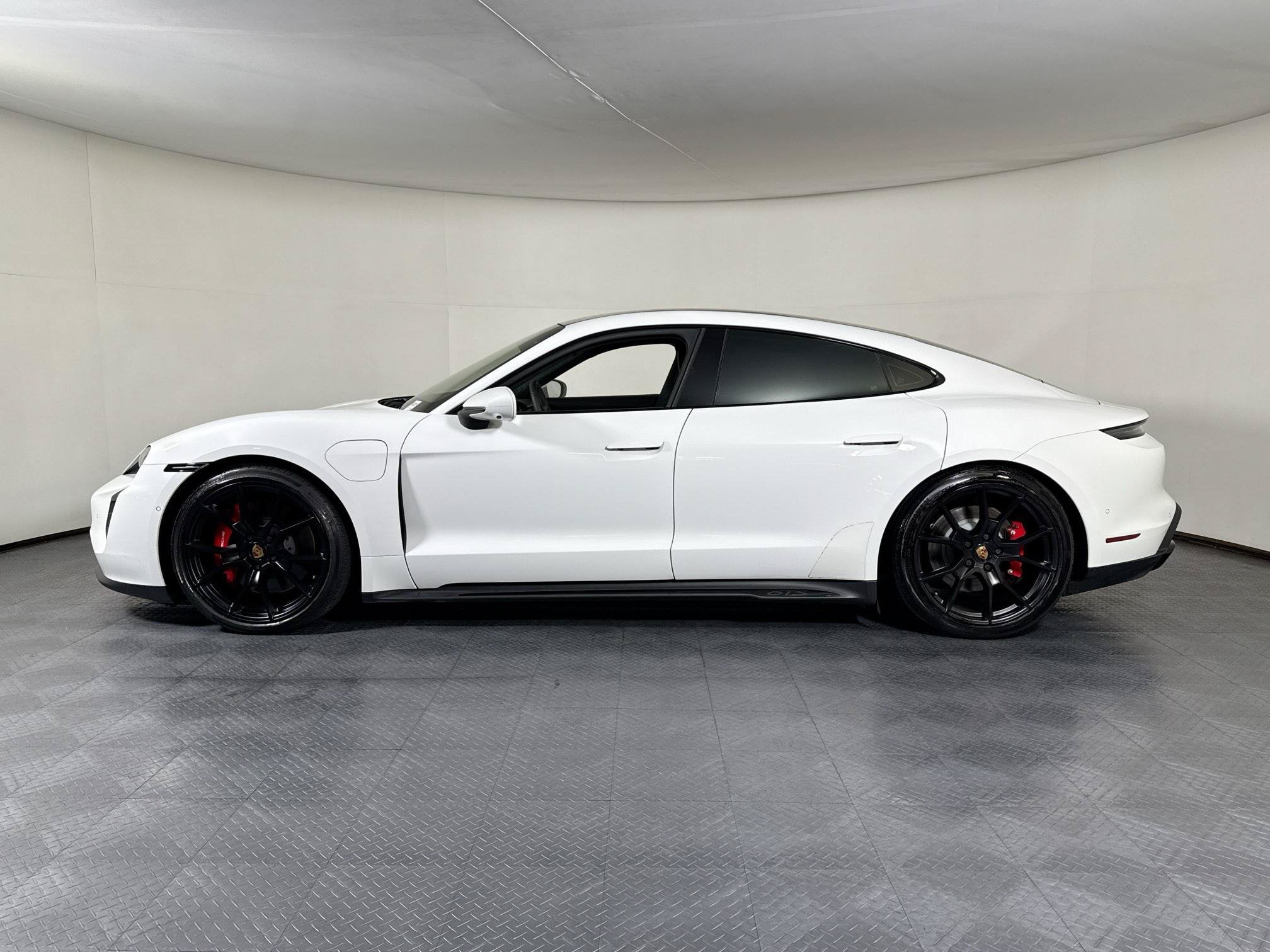 GTS AWD