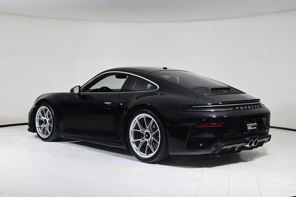 GT3 Coupe w/Touring Package