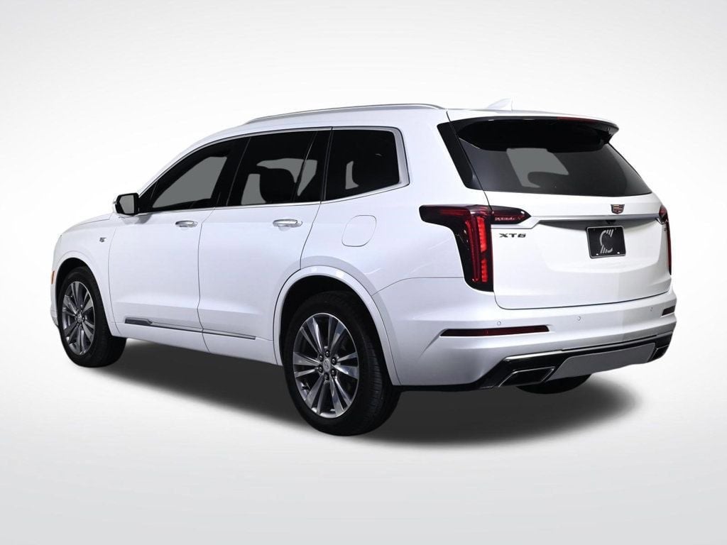 FWD 4dr Premium Luxury