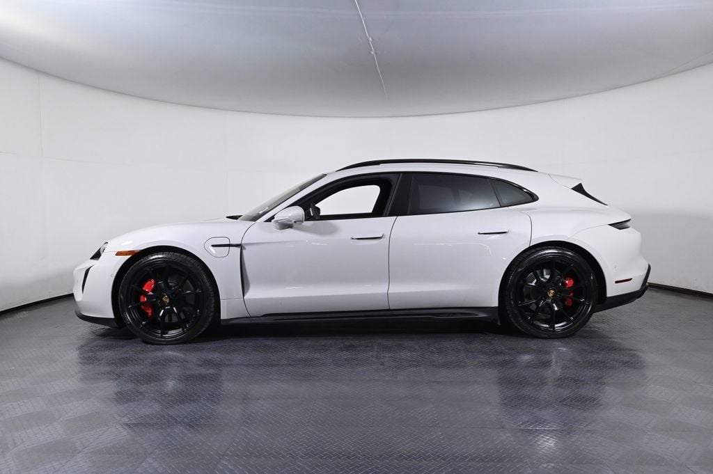 GTS Sport Turismo AWD