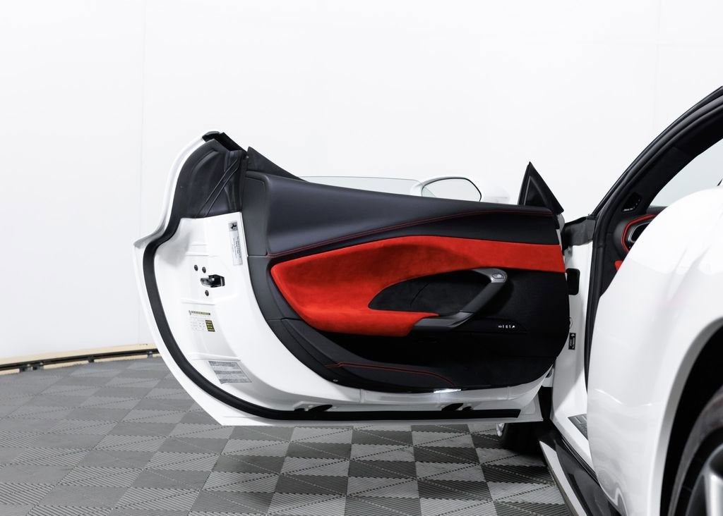 2025 Ferrari 296 Base - Photo 17