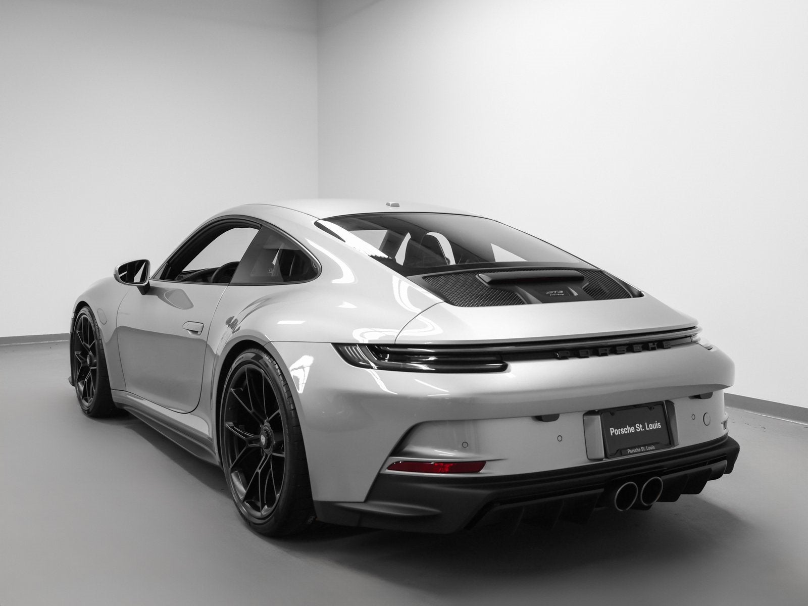 GT3 Coupe w/Touring Package