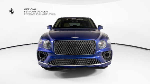 V8 AWD