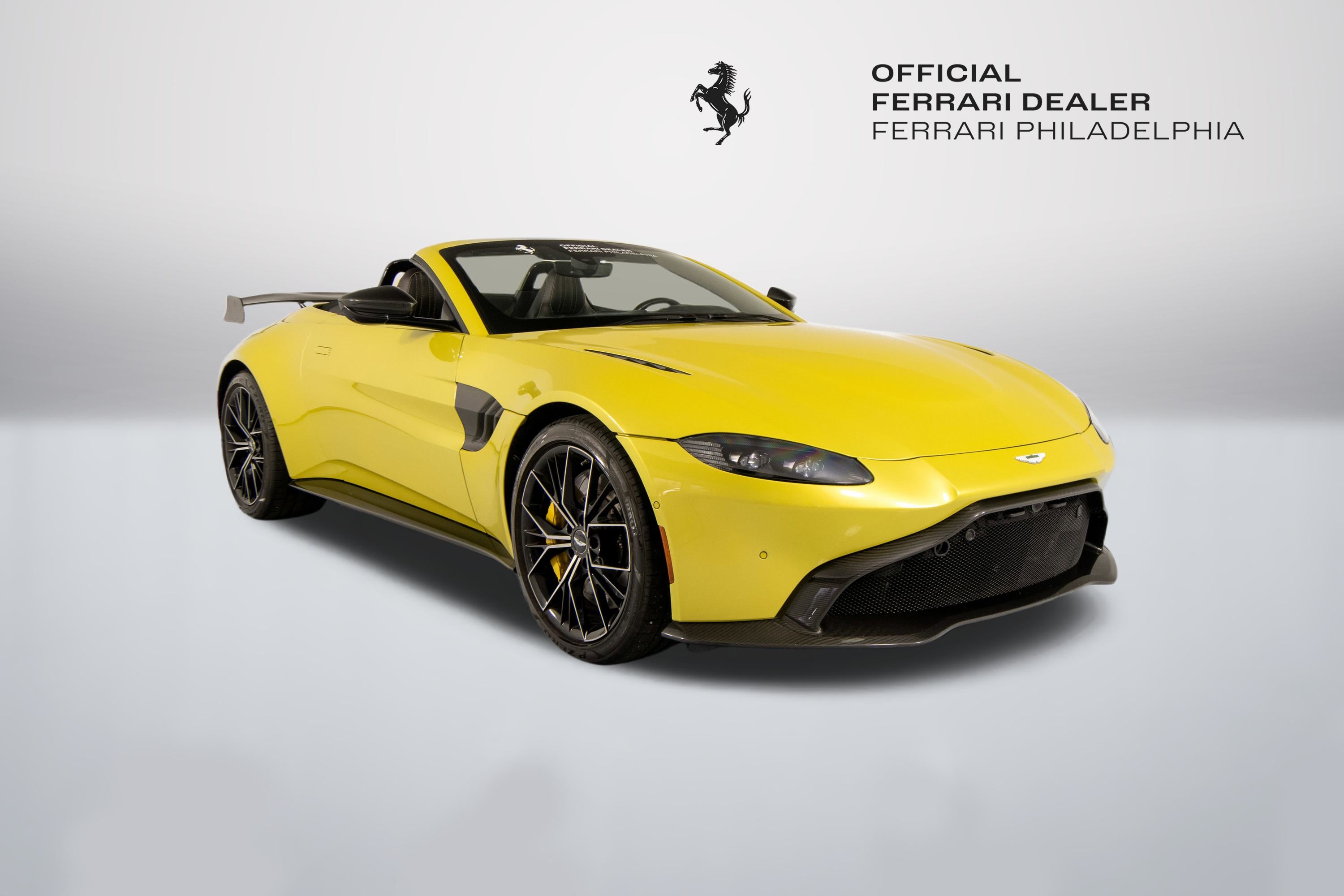 2021 Aston Martin Vantage Base's photo