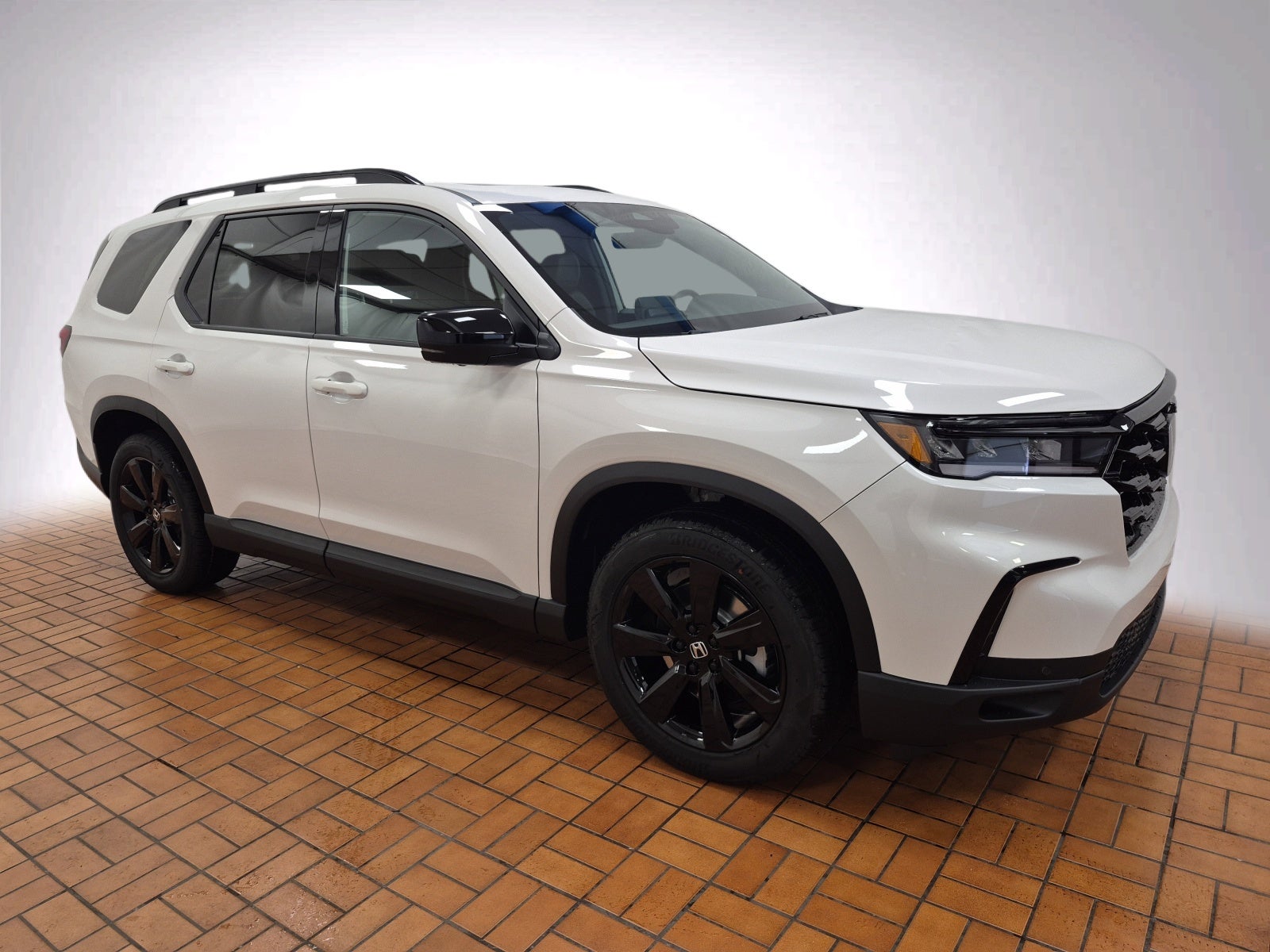 2025 Honda Pilot Black Edition photo 2