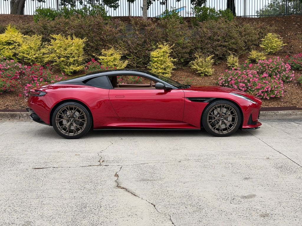 2025 Aston Martin DB12 Base - Photo 11