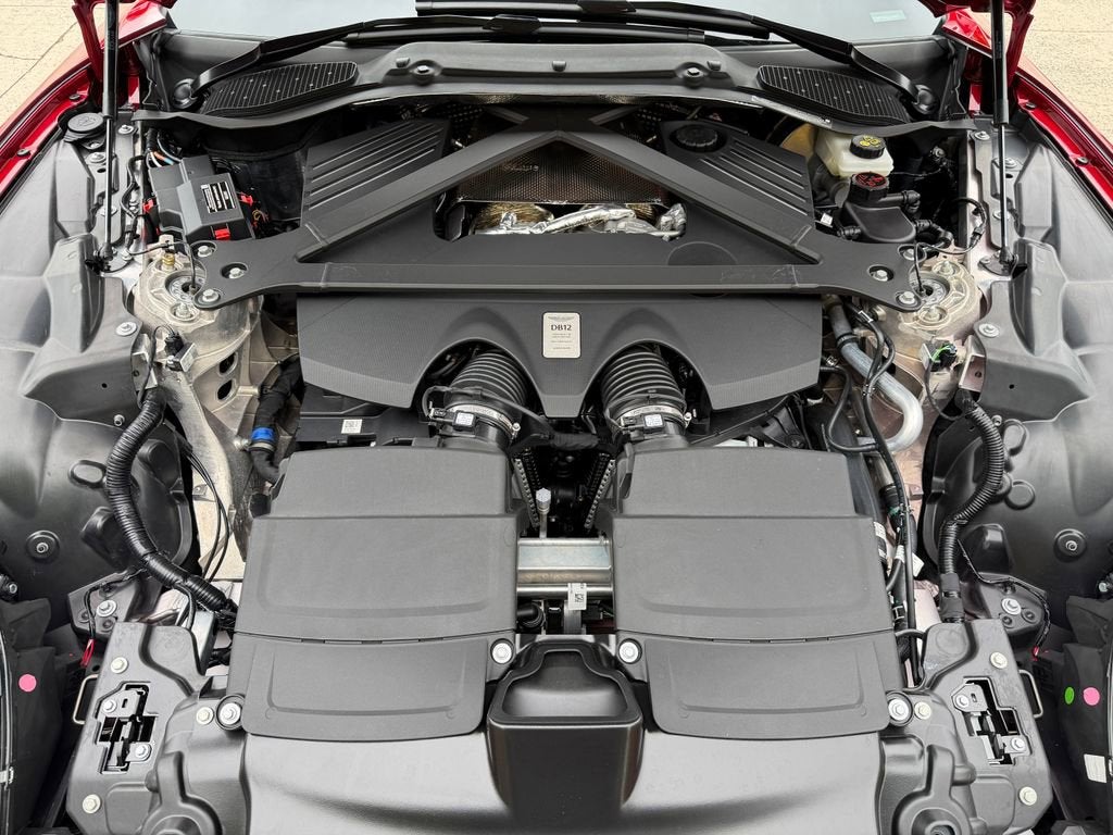 2025 Aston Martin DB12 Base - Photo 16