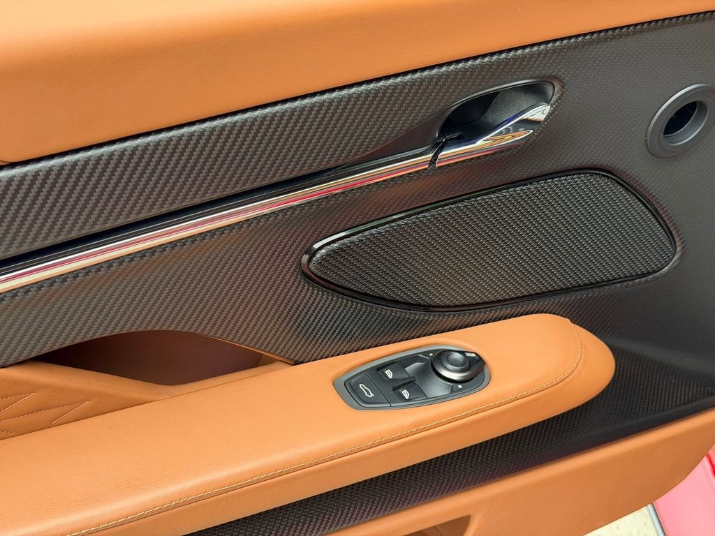 2025 Aston Martin DB12 Base - Photo 20