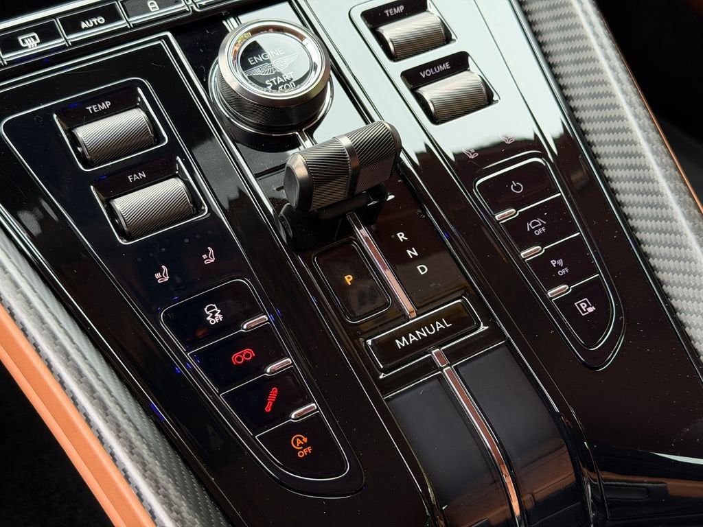 2025 Aston Martin DB12 Base - Photo 28