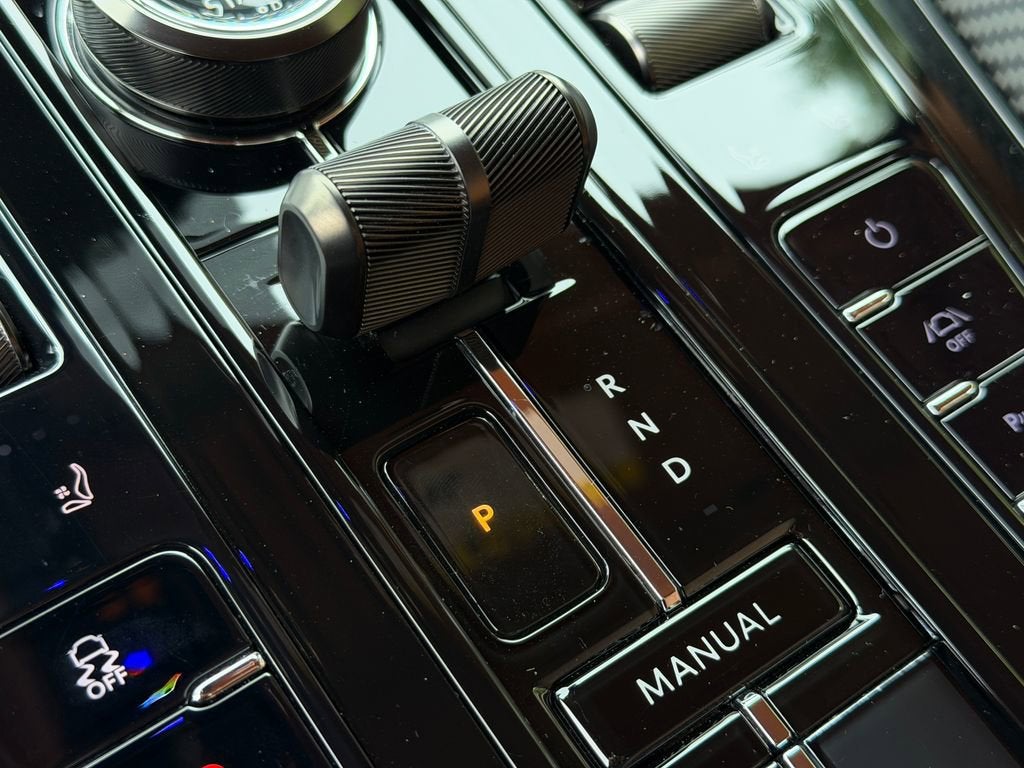 2025 Aston Martin DB12 Base - Photo 29