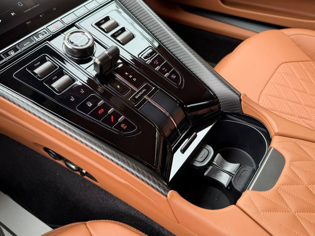 2025 Aston Martin DB12 Base - Photo 30