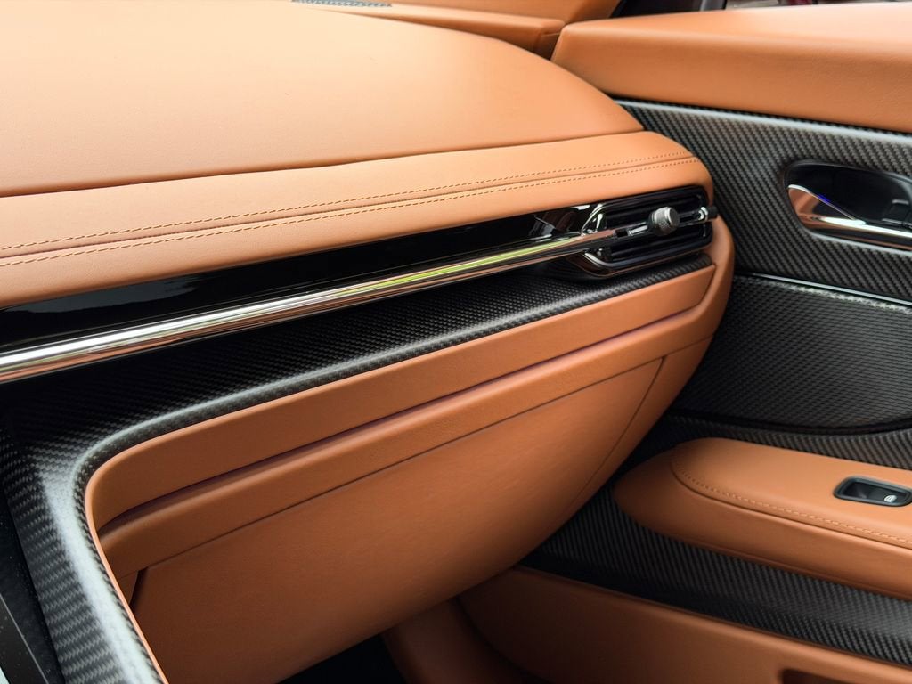 2025 Aston Martin DB12 Base - Photo 33