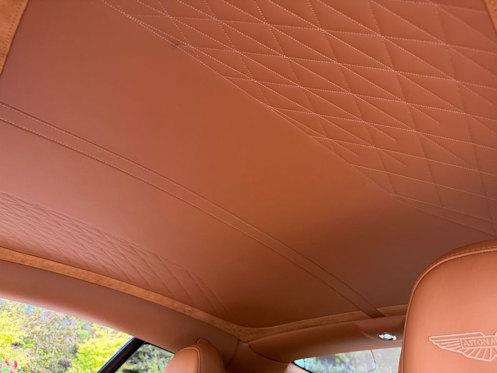2025 Aston Martin DB12 Base - Photo 36