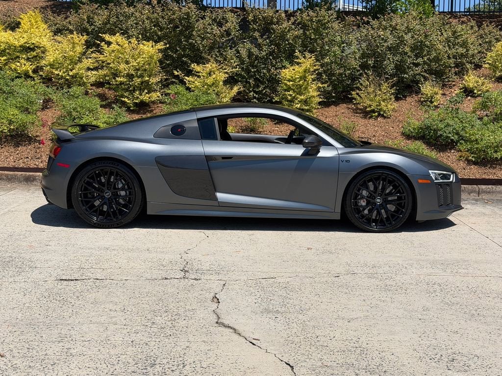 V10 plus quattro AWD