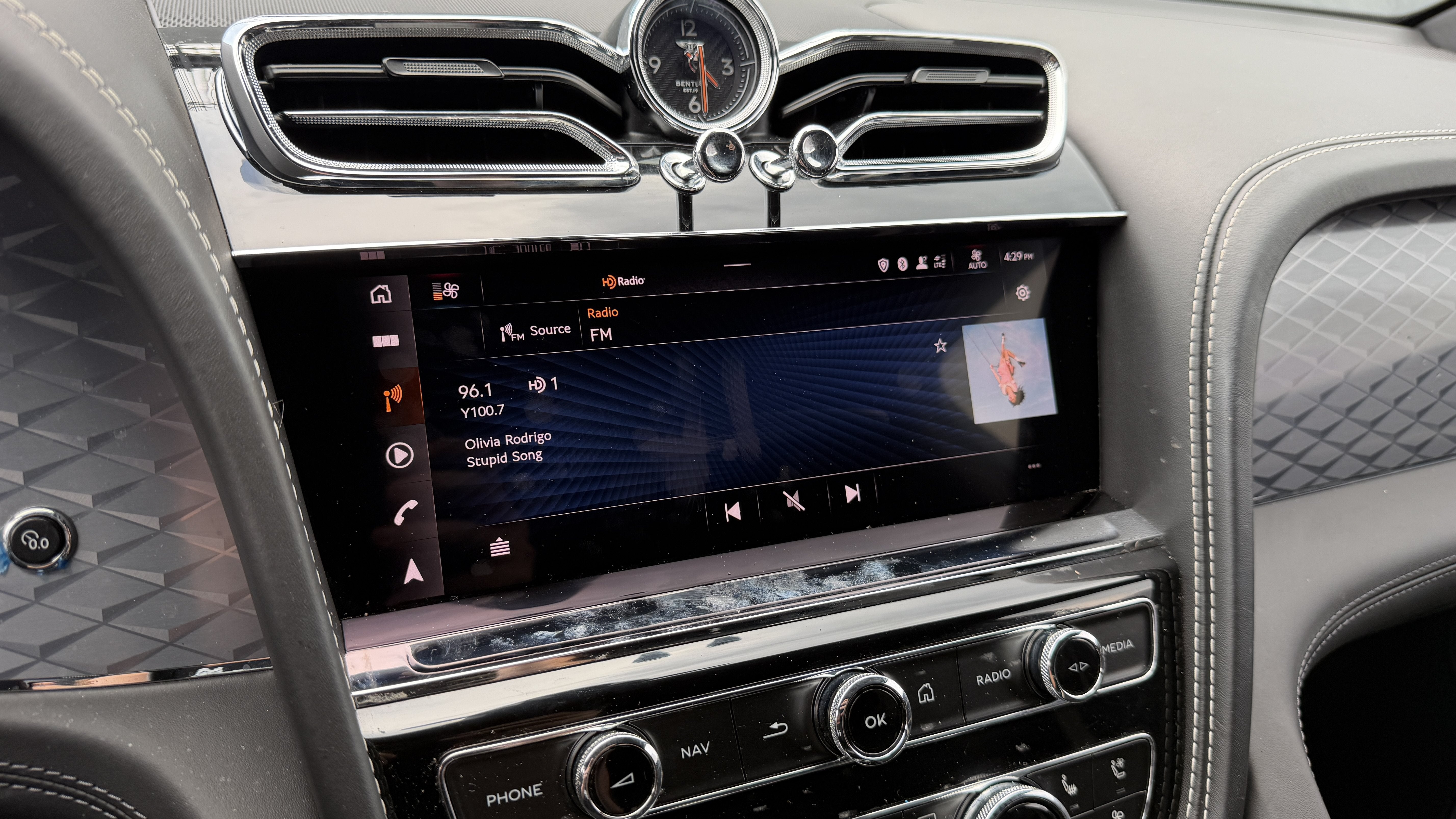 Used 2022 Beluga Bentley Speed image 20