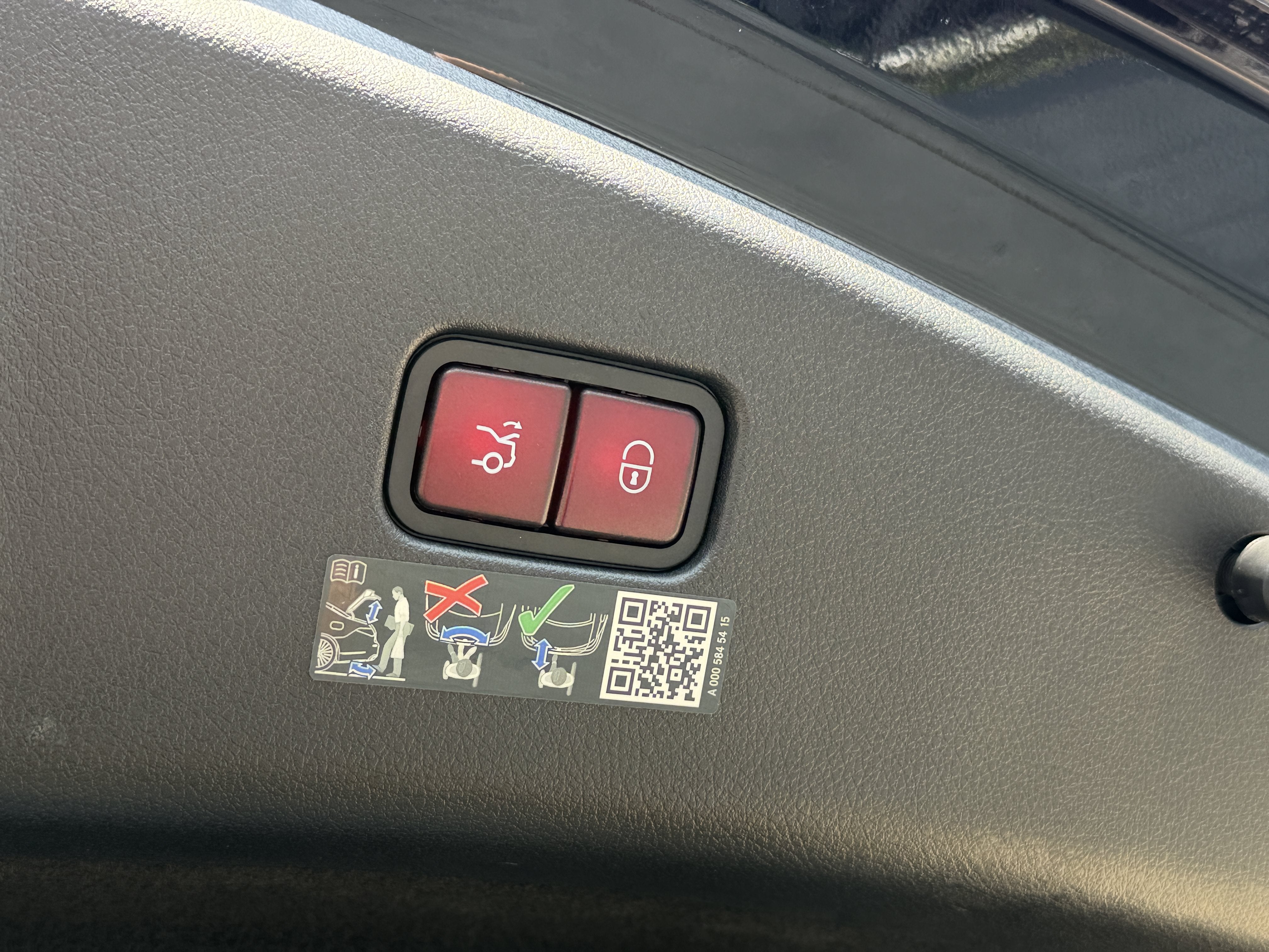Used 2025 Black Mercedes-Benz AMG® 53 4MATIC+ image 37