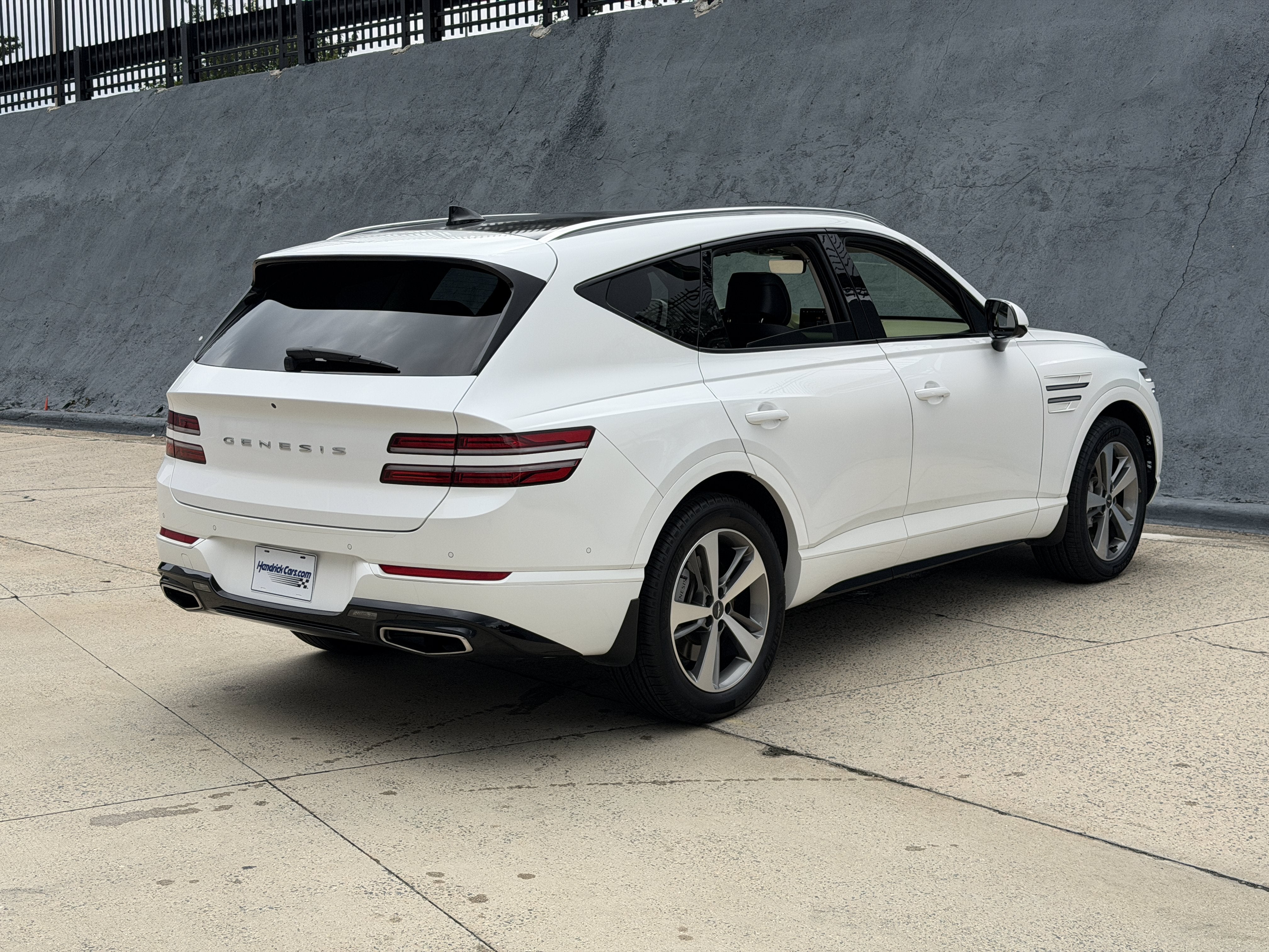 Used 2023 Uyuni White Genesis 3.5T Advanced + AWD image 3