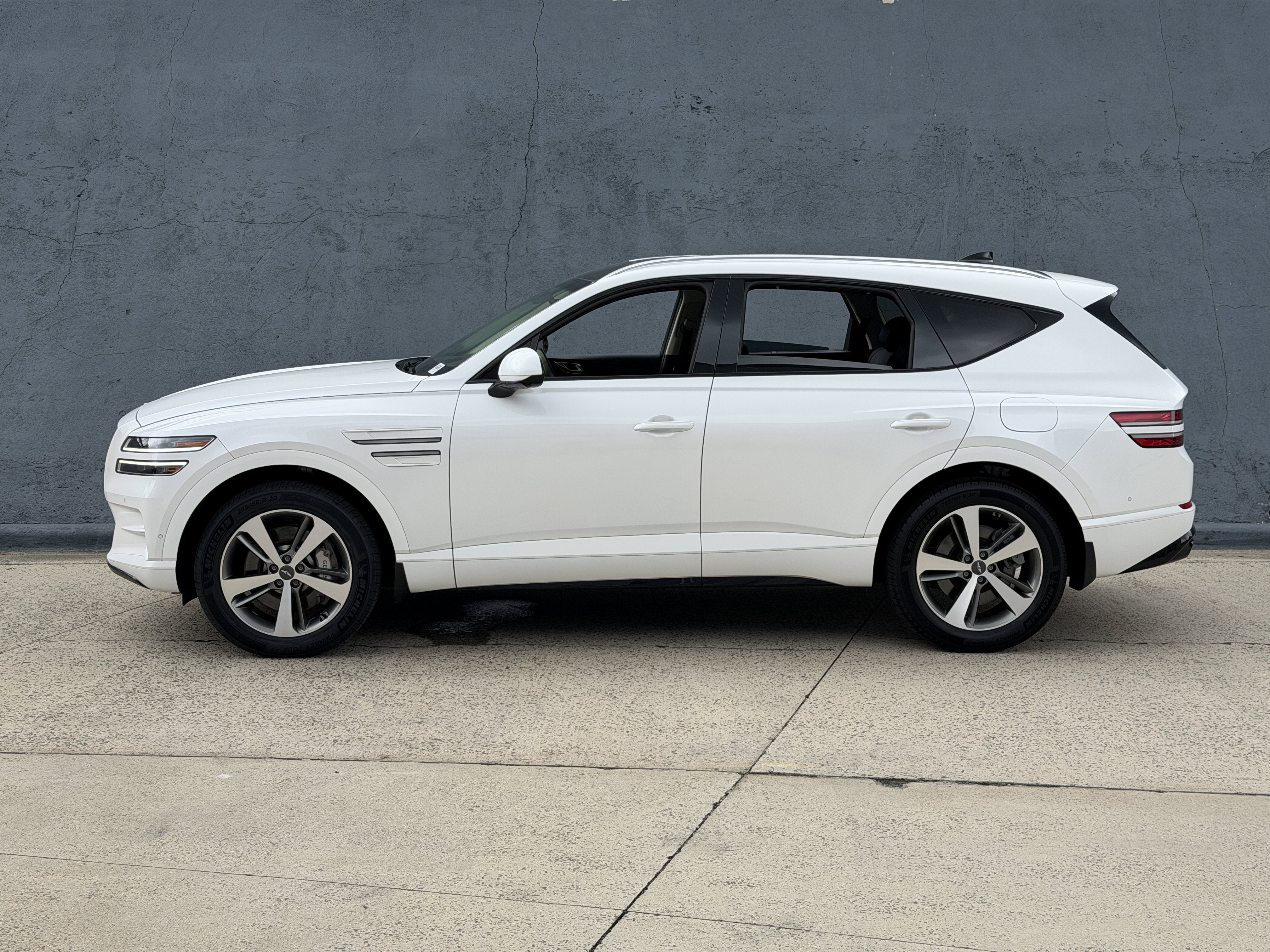 Used 2023 Uyuni White Genesis 3.5T Advanced + AWD image 6