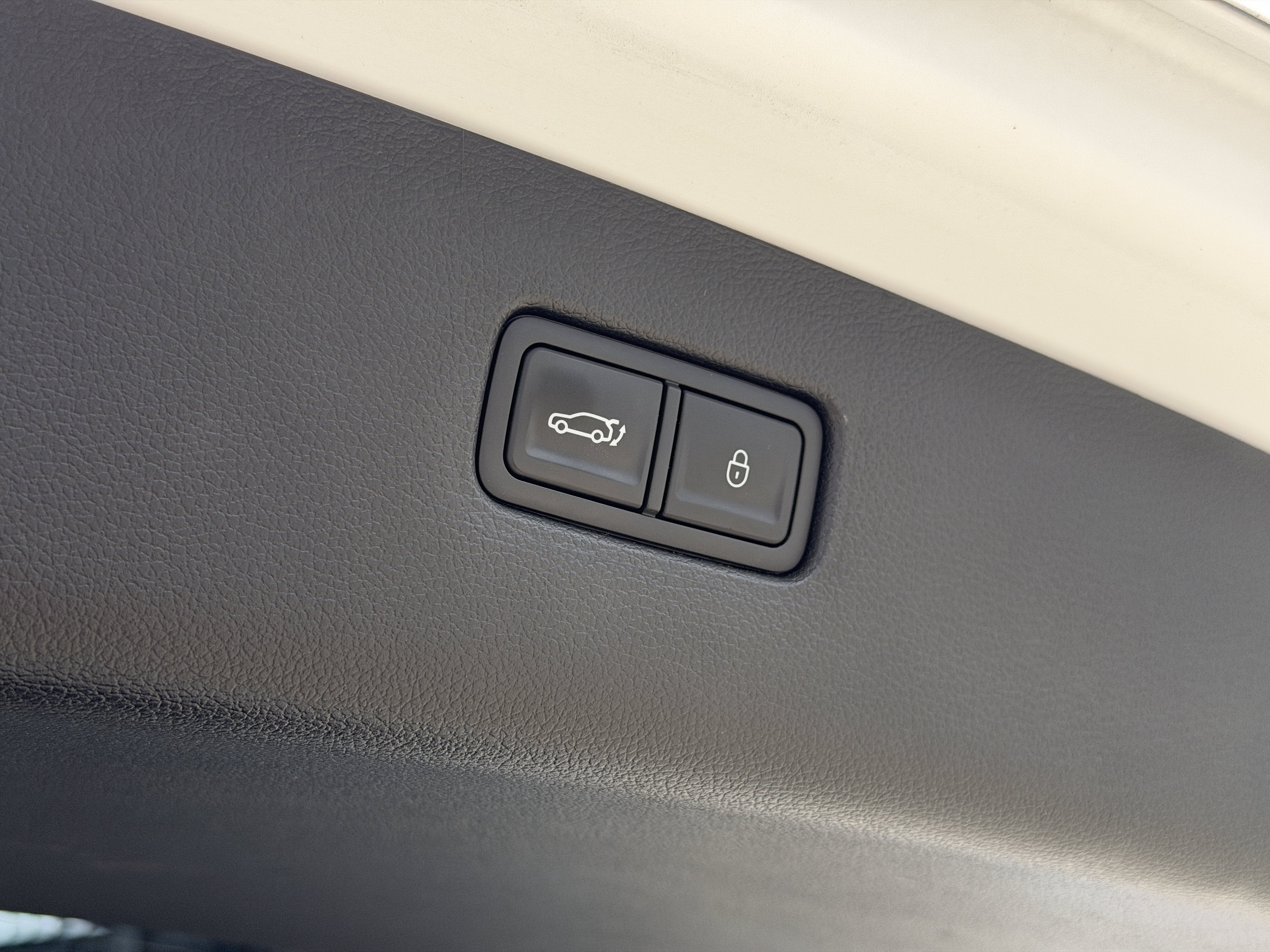 Used 2023 Uyuni White Genesis 3.5T Advanced + AWD image 42