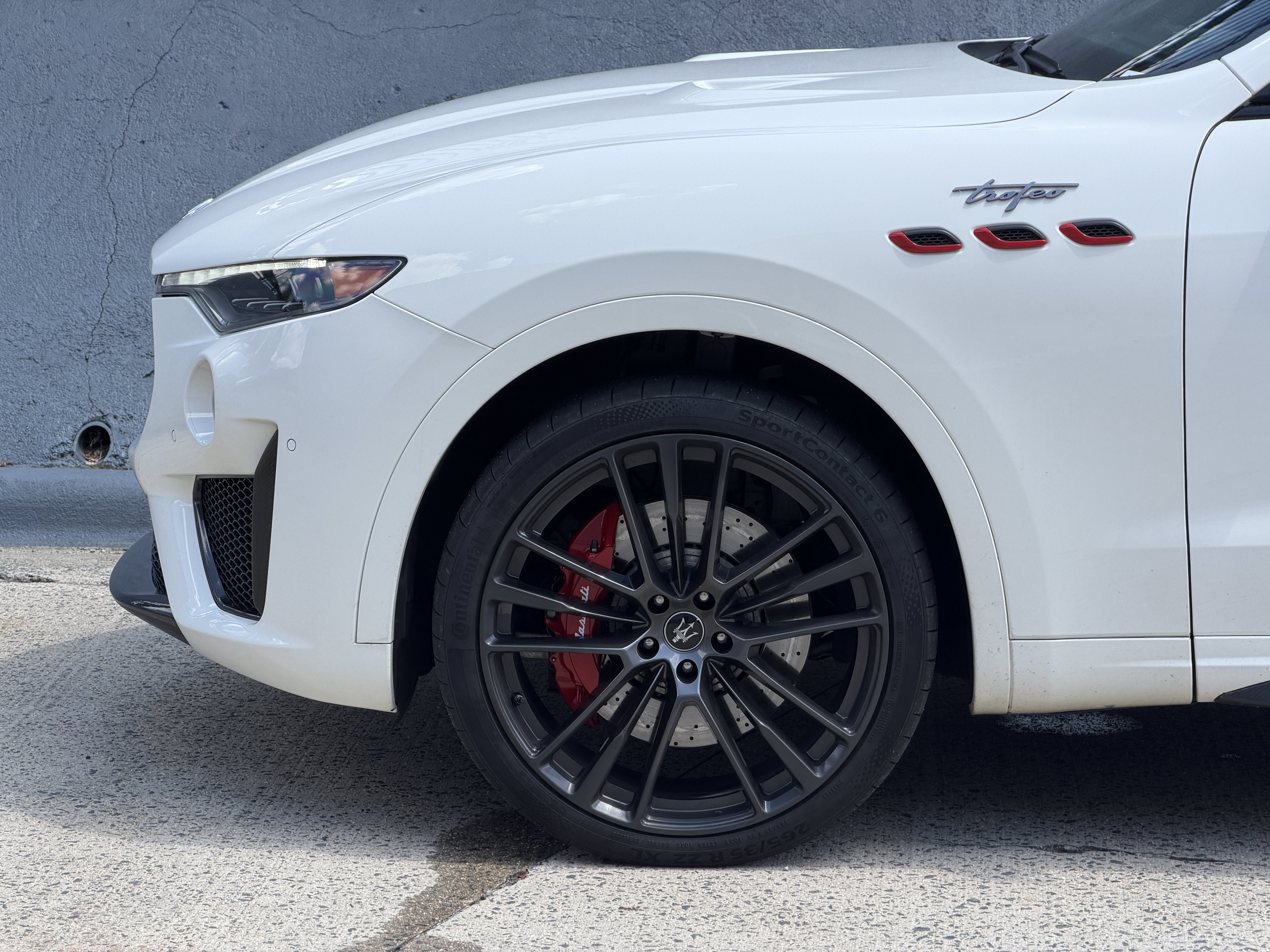 Used 2022 Bianco Maserati Trofeo image 10
