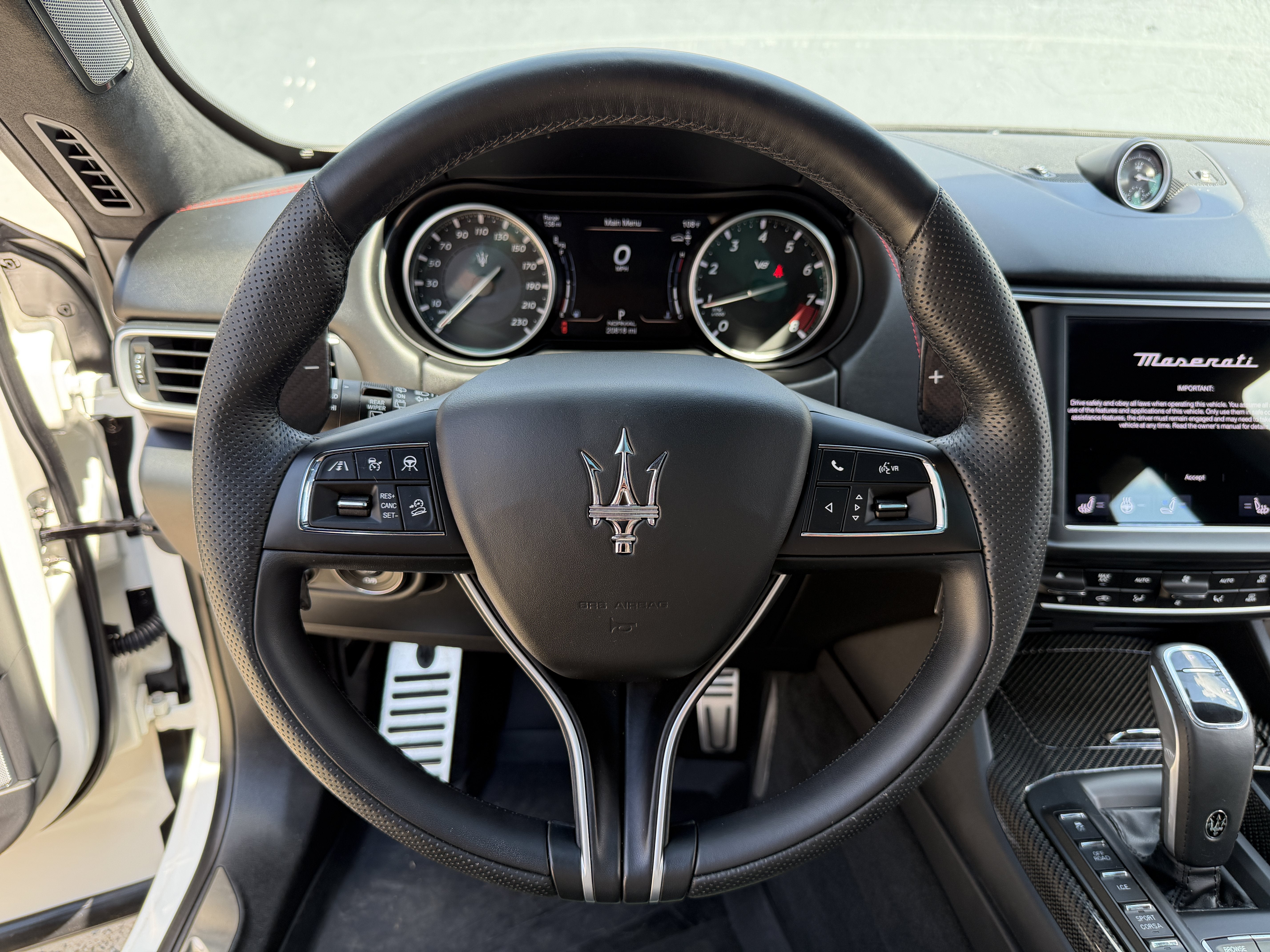 Used 2022 Bianco Maserati Trofeo image 17