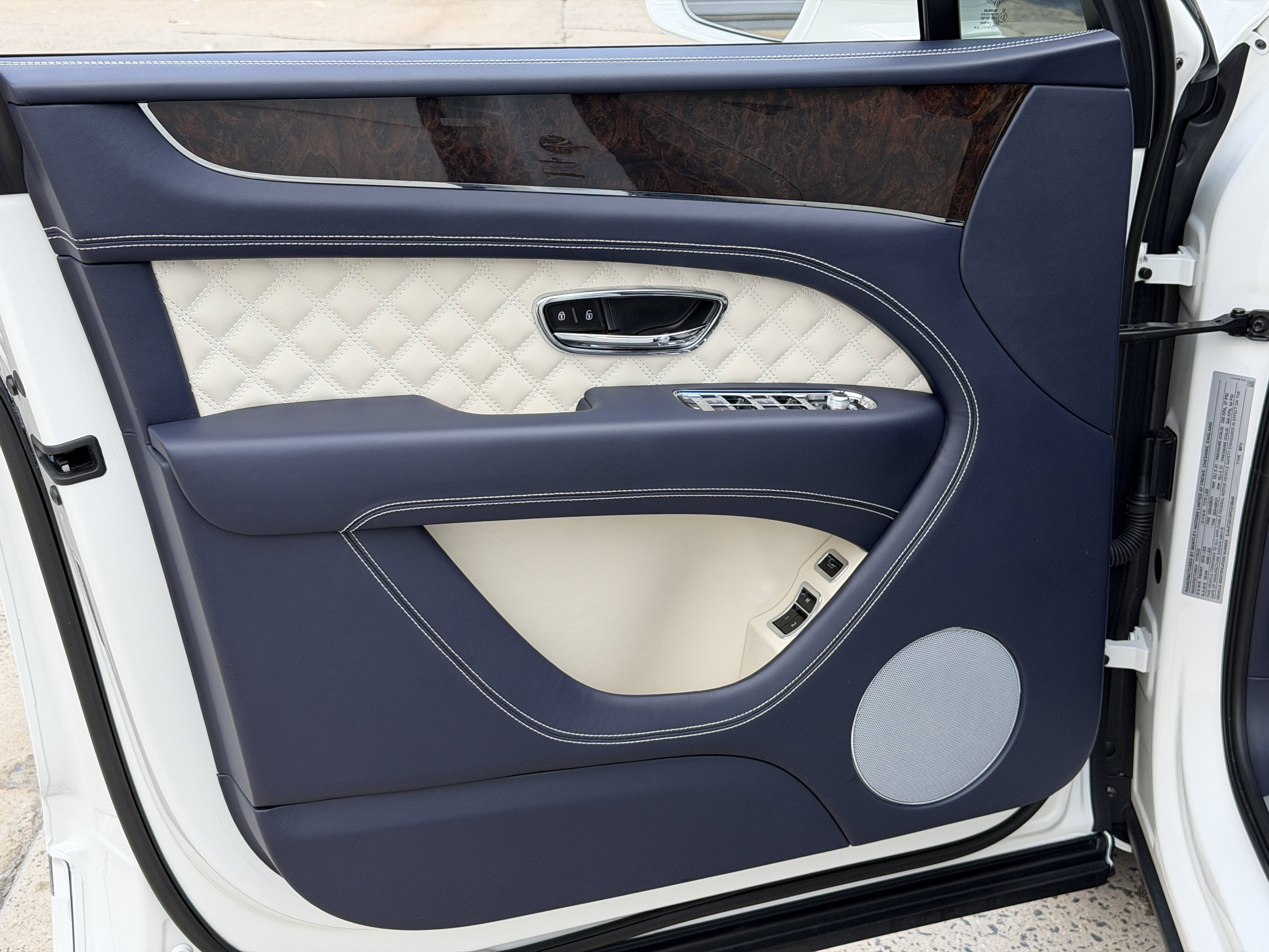 Used 2023 Glacier White Bentley Azure image 14