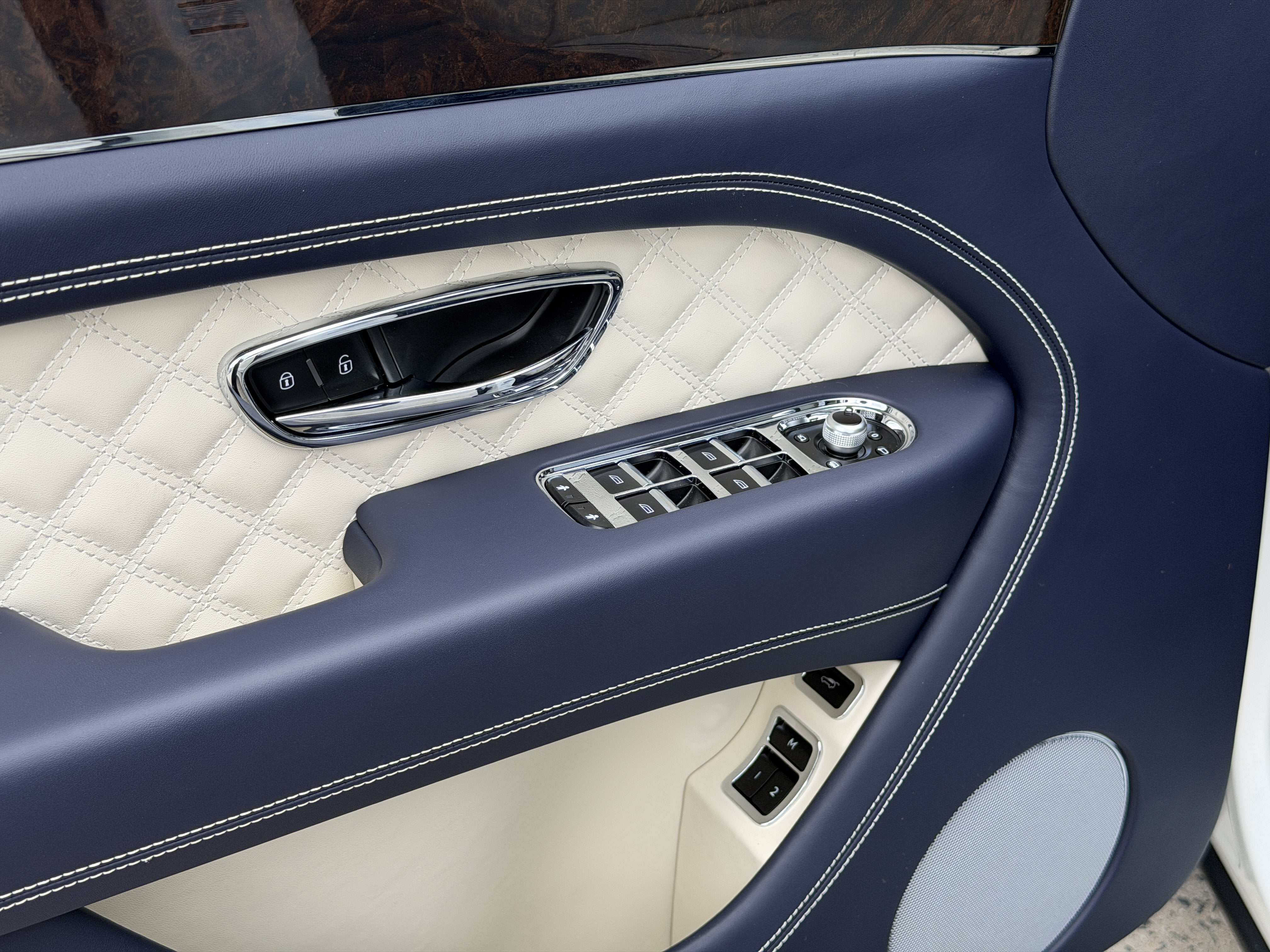 Used 2023 Glacier White Bentley Azure image 15
