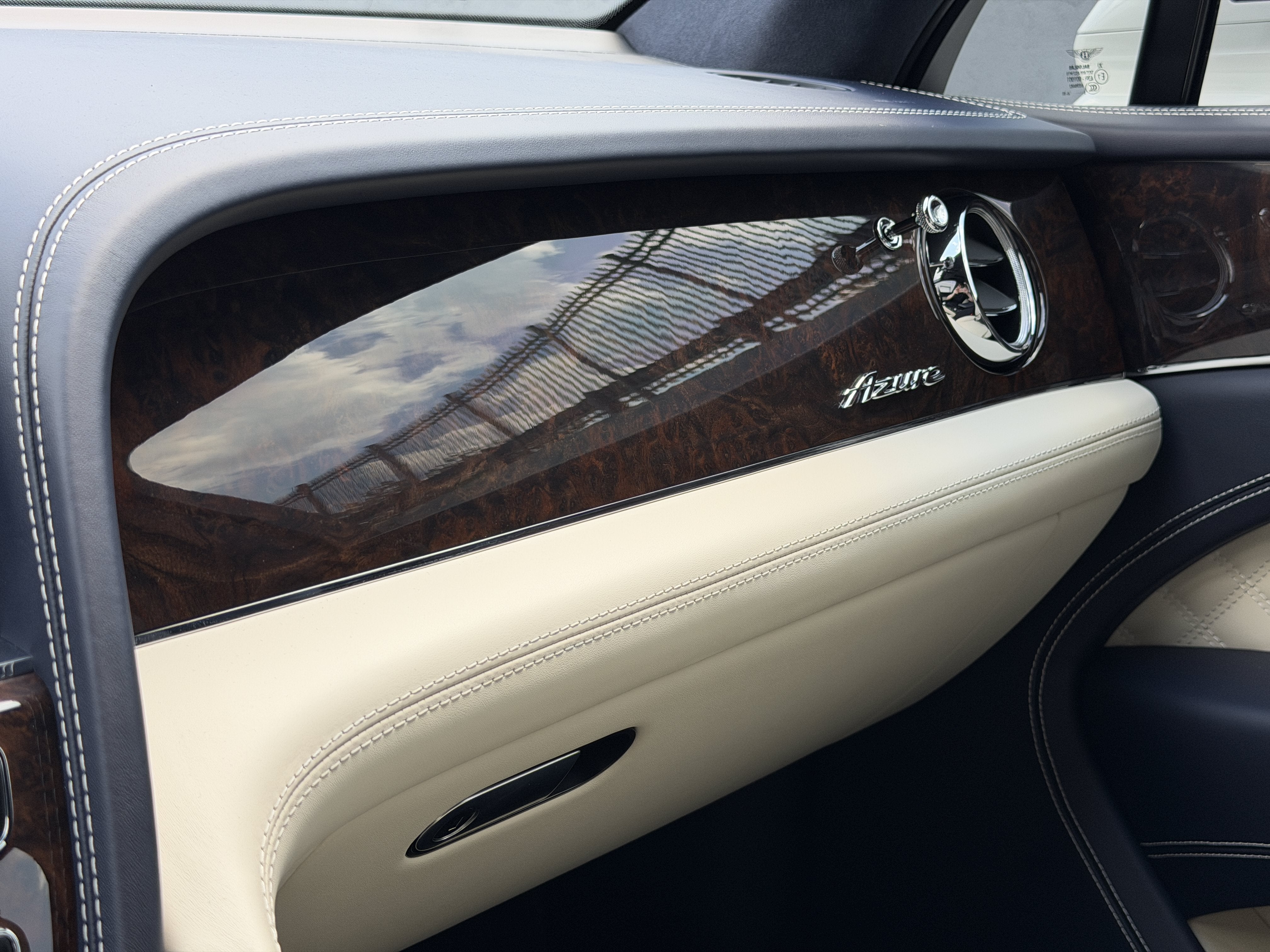 Used 2023 Glacier White Bentley Azure image 31