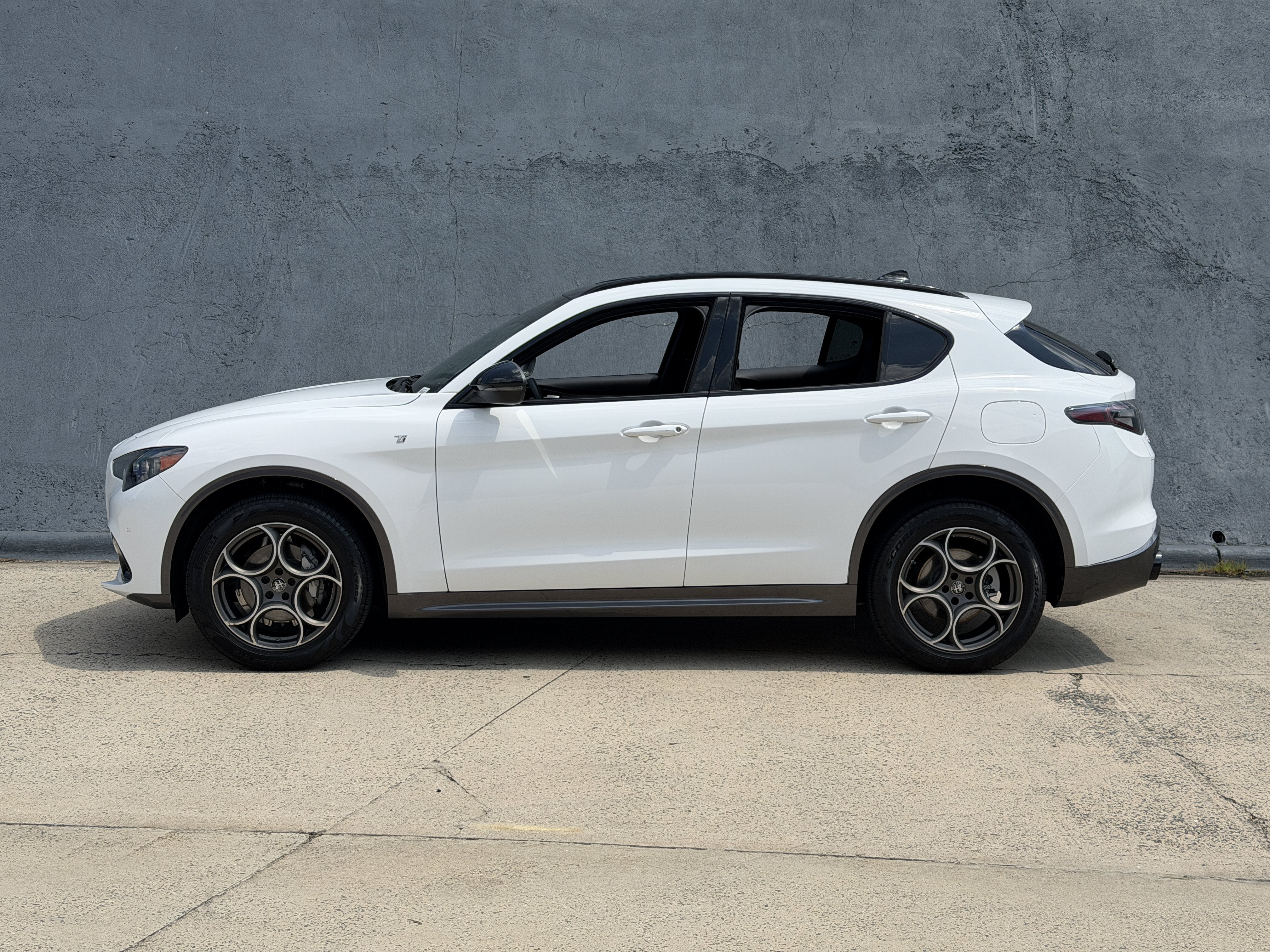 Used 2024 Alfa White Alfa Romeo Ti image 3