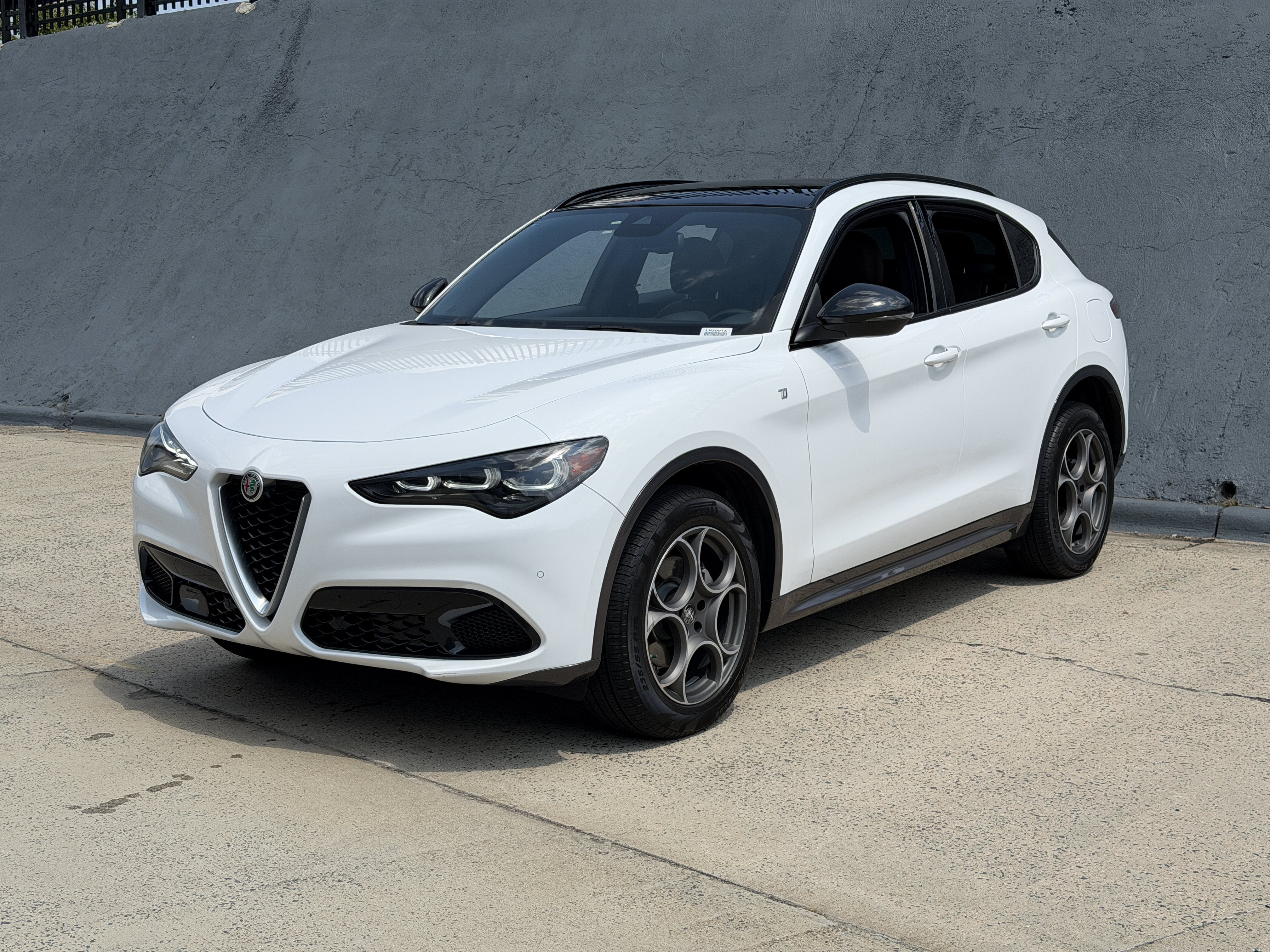 Used 2024 Alfa White Alfa Romeo Ti image 4