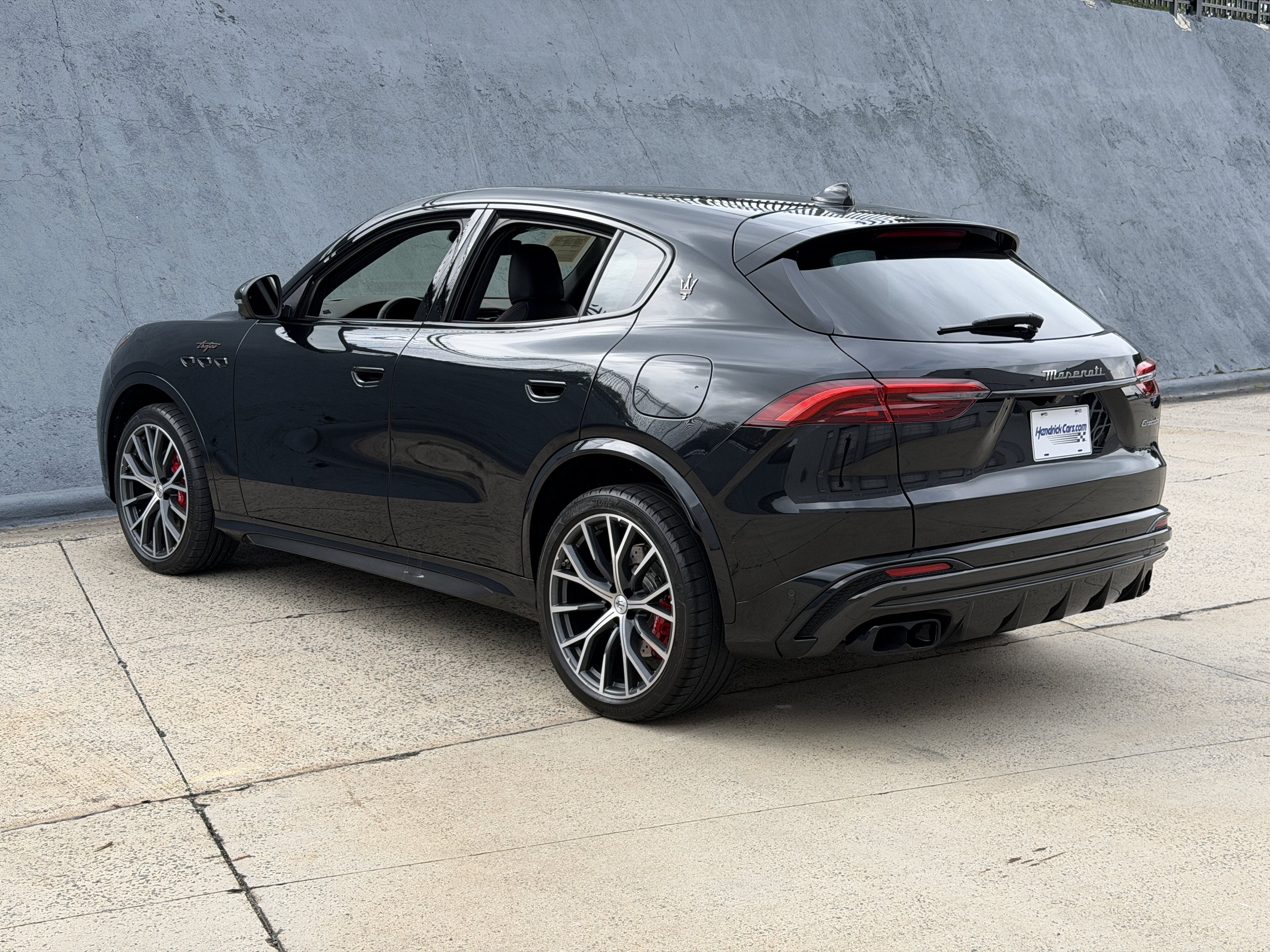 Used 2024 Nero Noctis Black Maserati Trofeo image 5