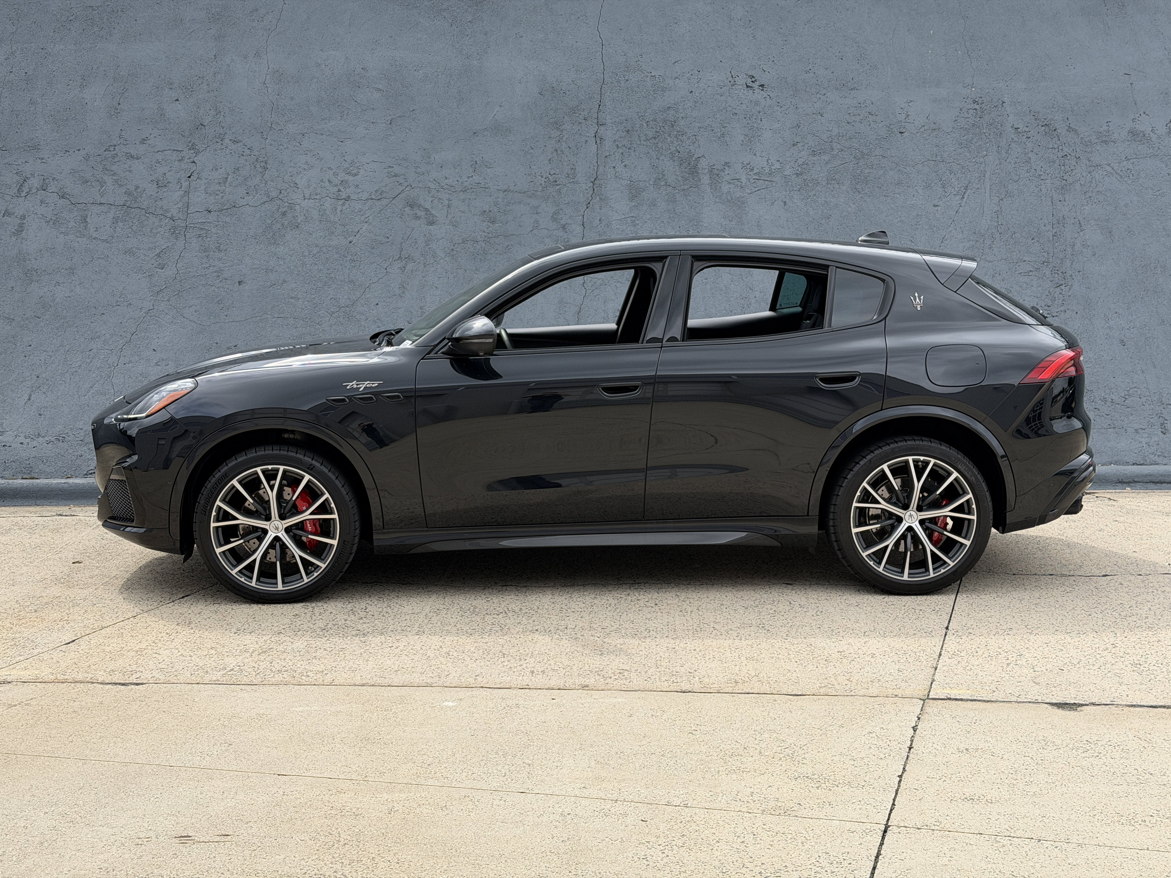 Used 2024 Nero Noctis Black Maserati Trofeo image 6