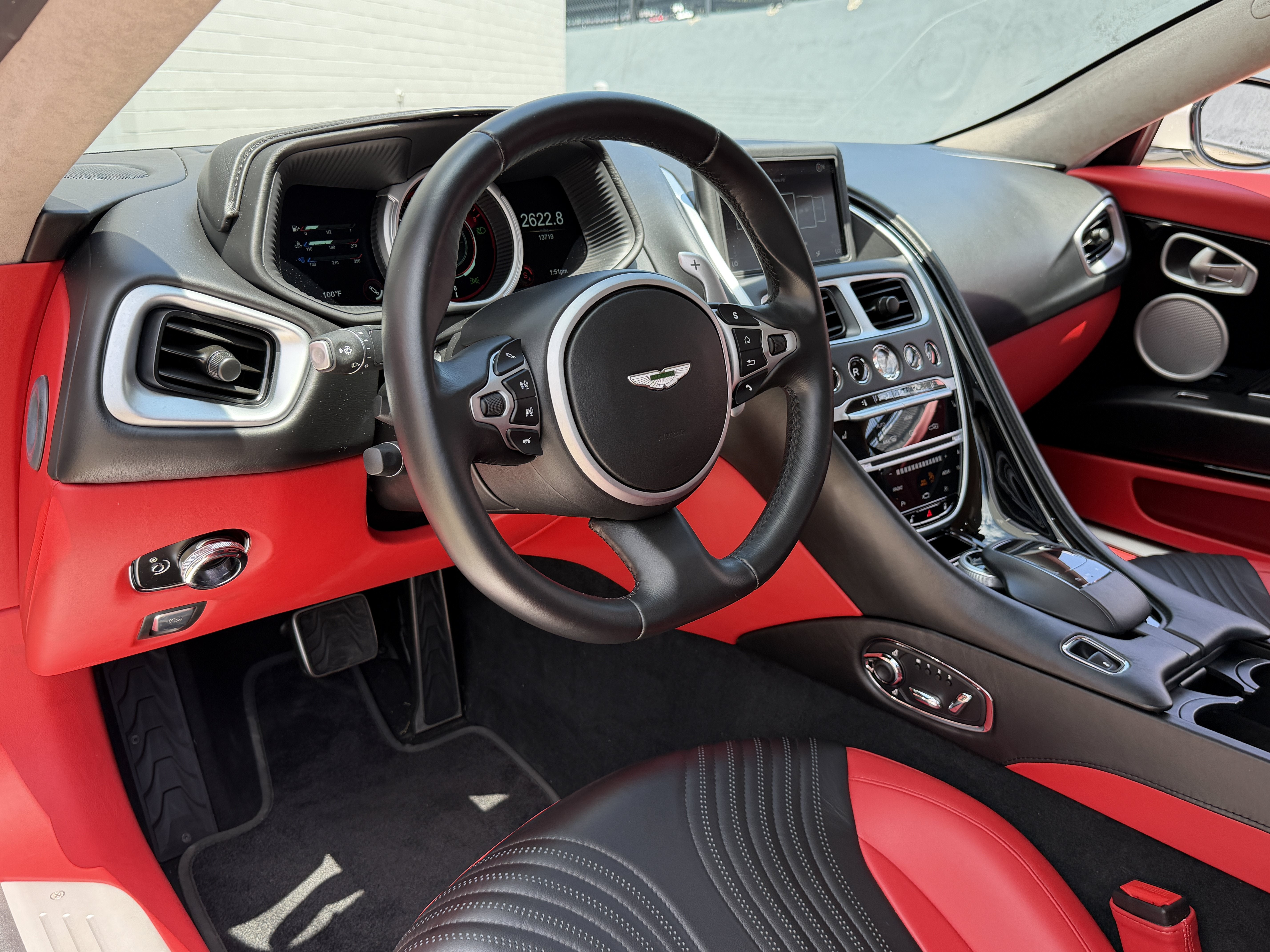 Used 2019 White Aston Martin V8 image 3