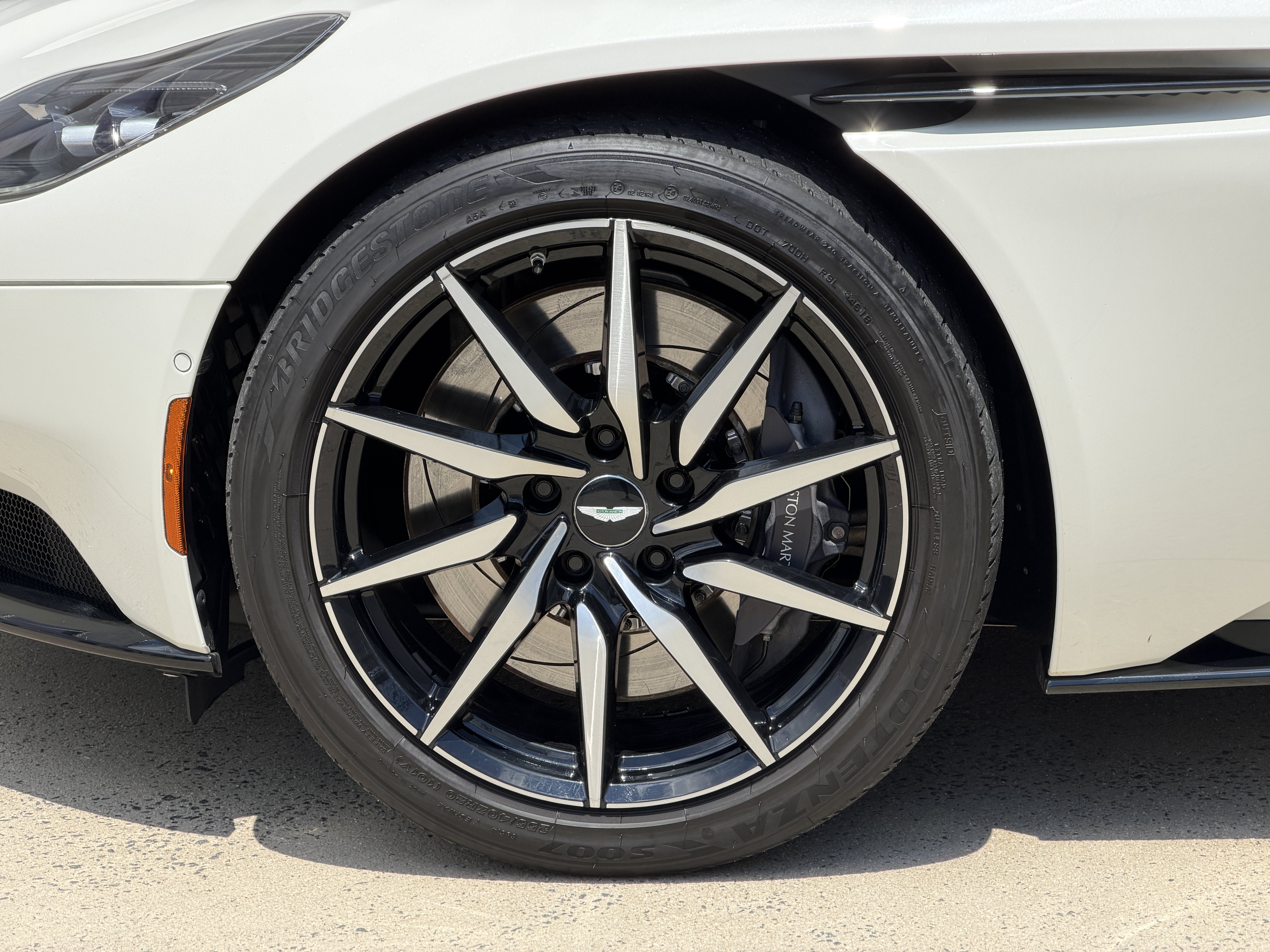 Used 2019 White Aston Martin V8 image 4
