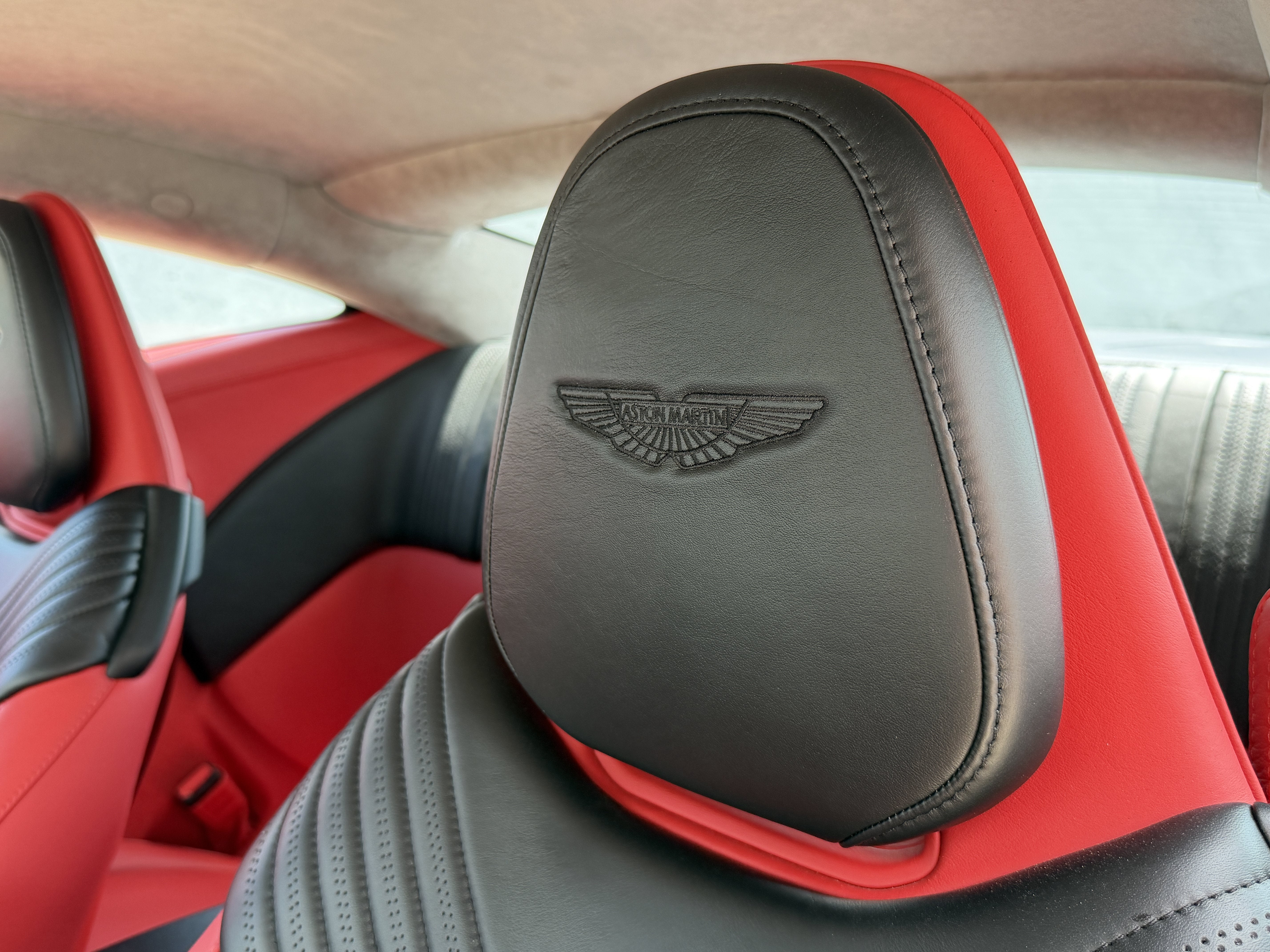 Used 2019 White Aston Martin V8 image 5