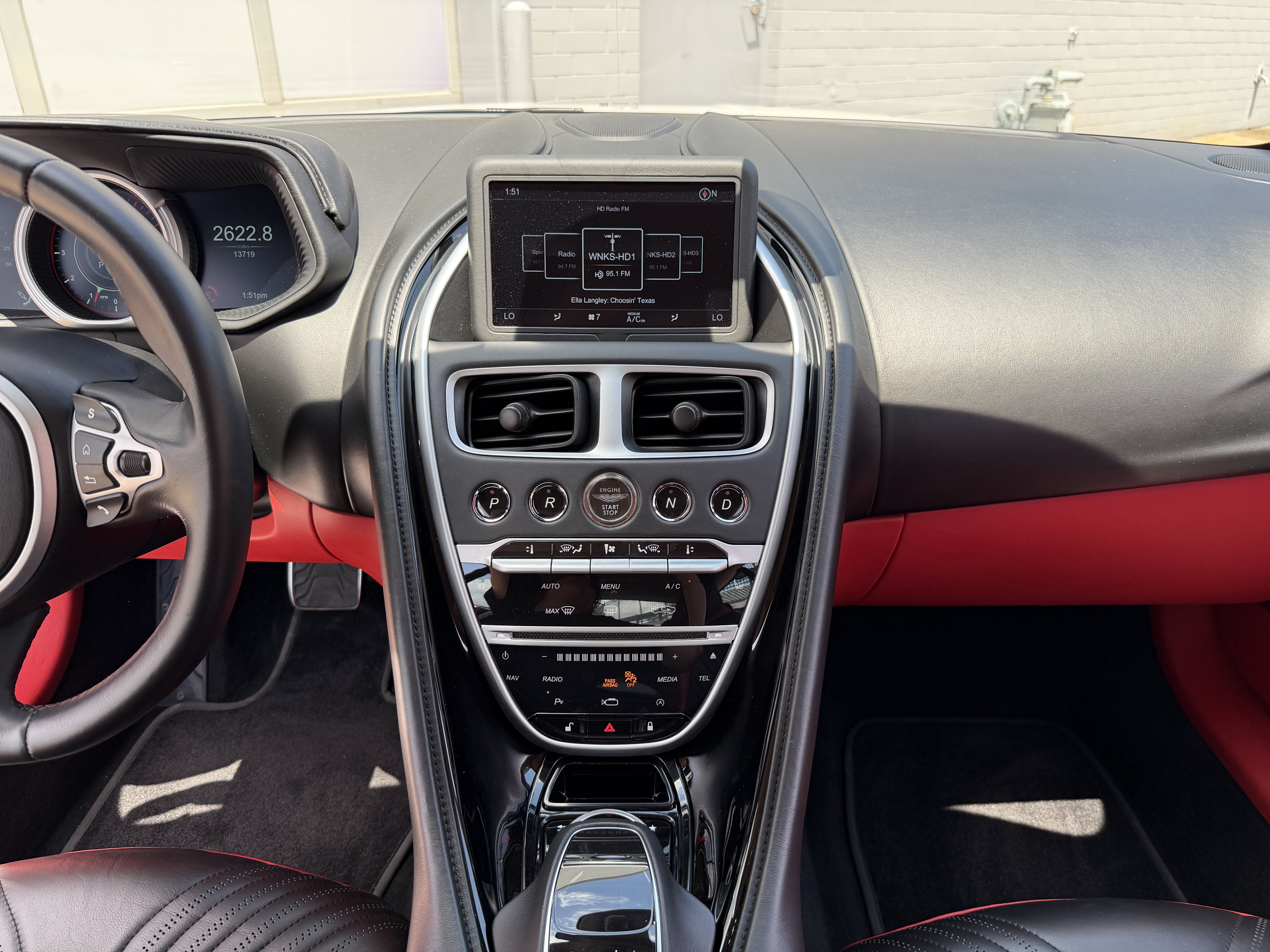 Used 2019 White Aston Martin V8 image 10