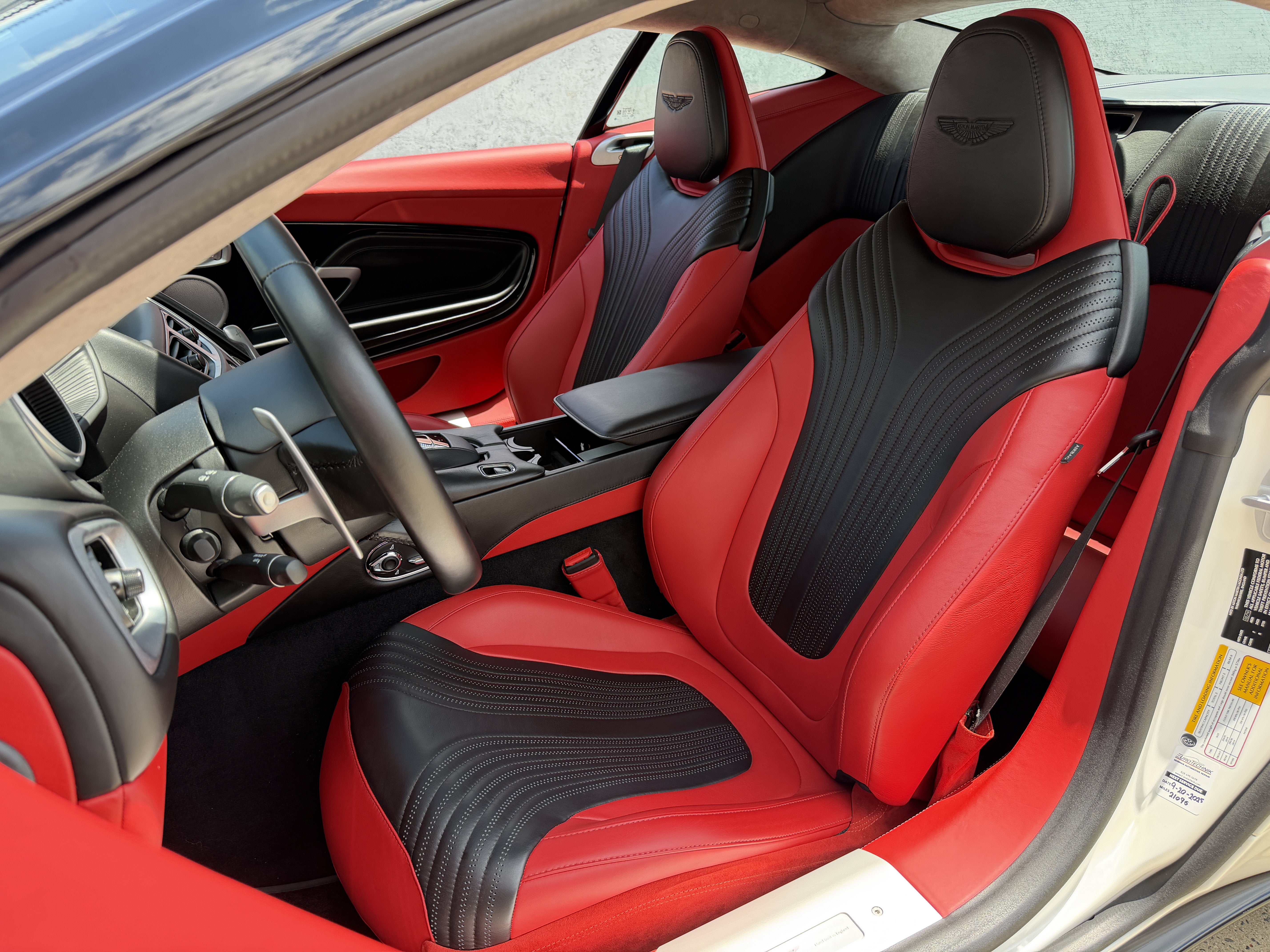 Used 2019 White Aston Martin V8 image 12