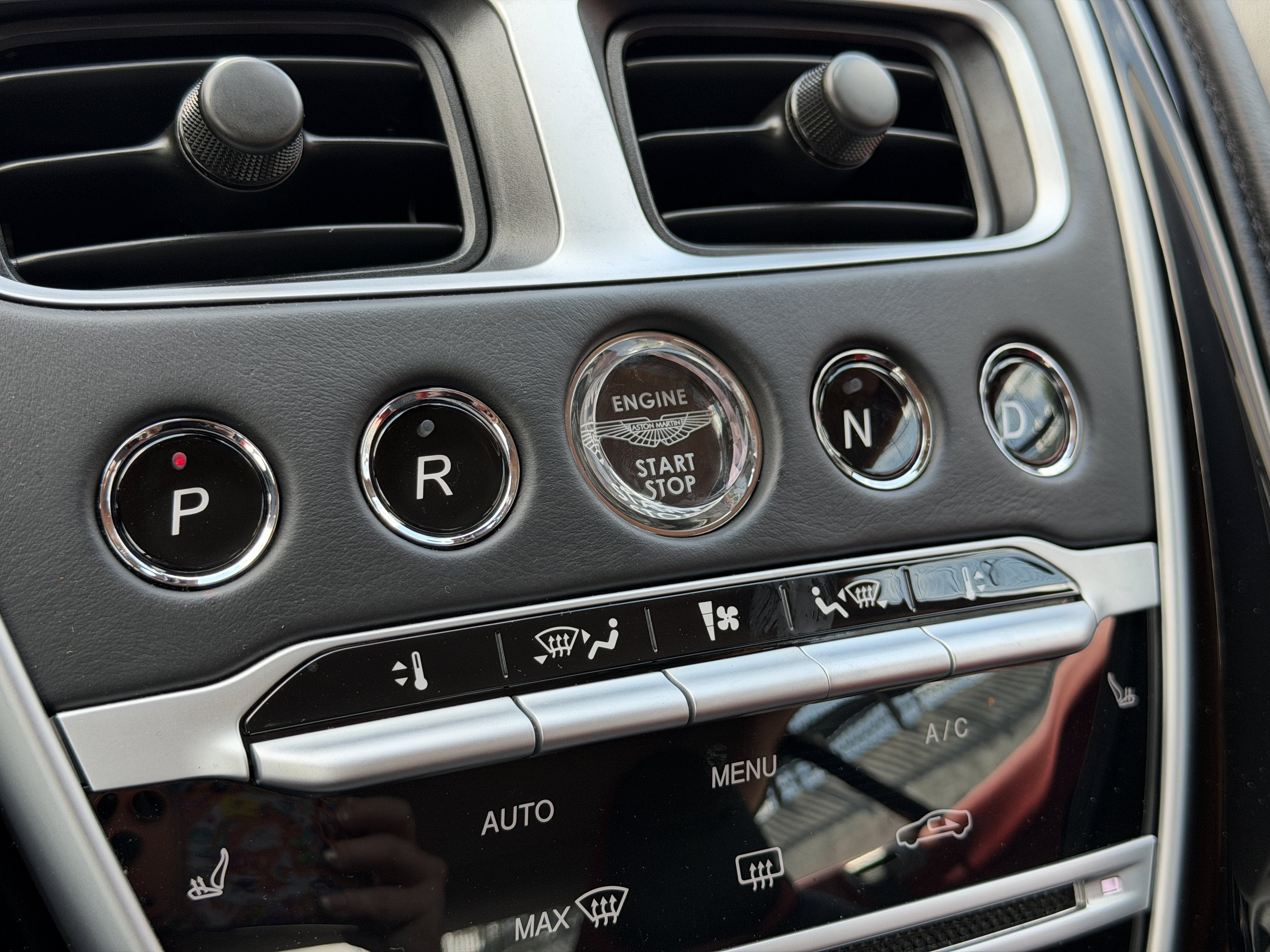 Used 2019 White Aston Martin V8 image 30