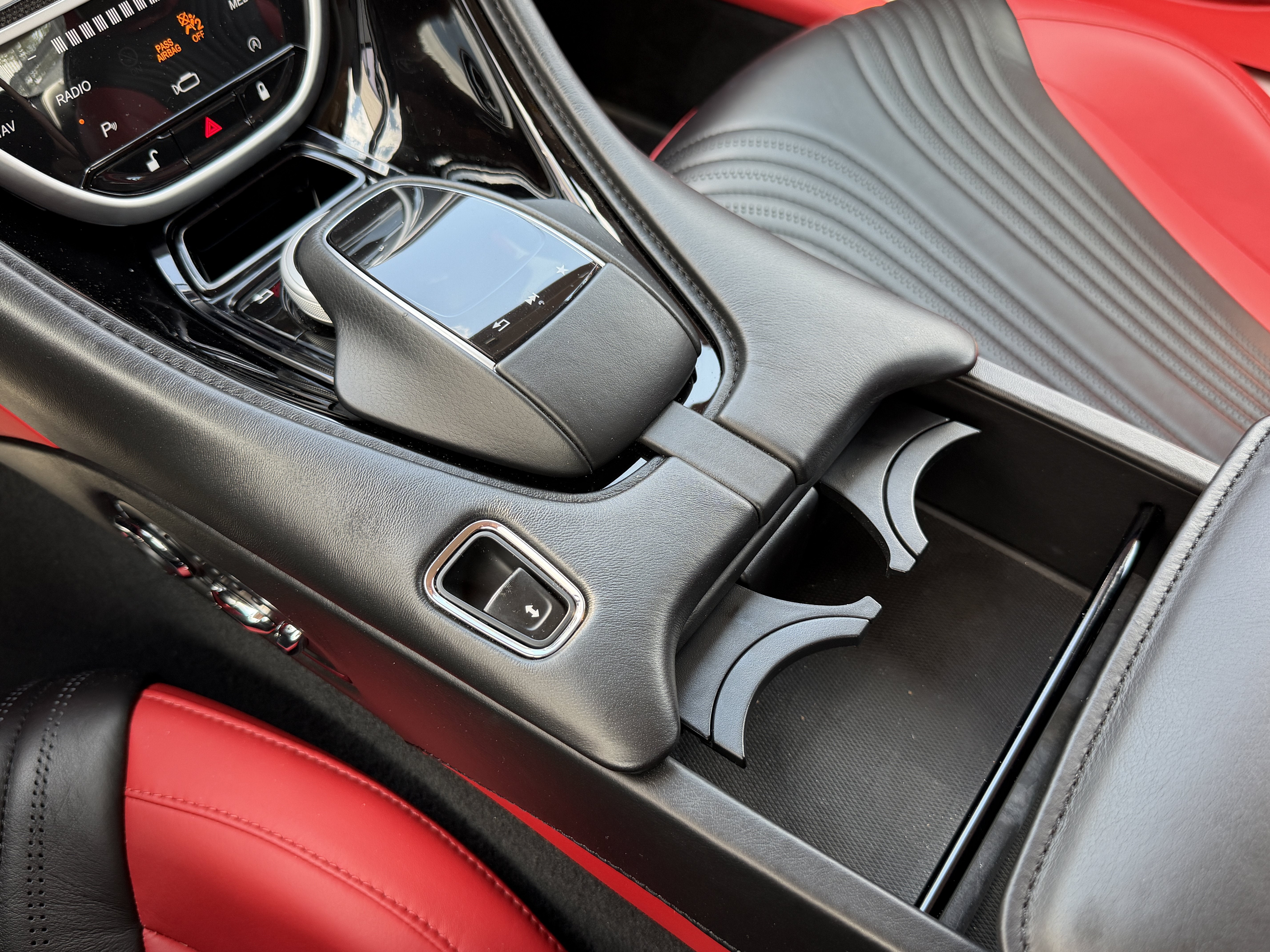 Used 2019 White Aston Martin V8 image 33